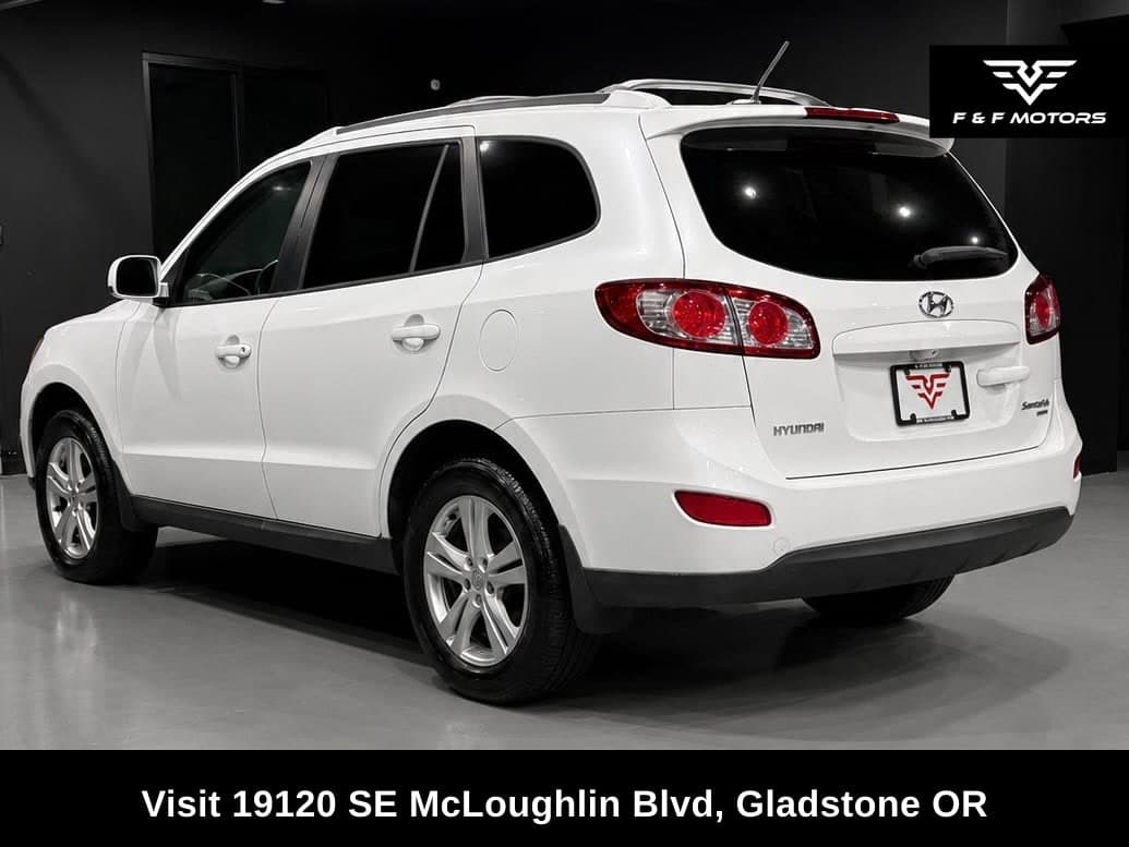 2011 Hyundai Santa Fe SE — Exterior