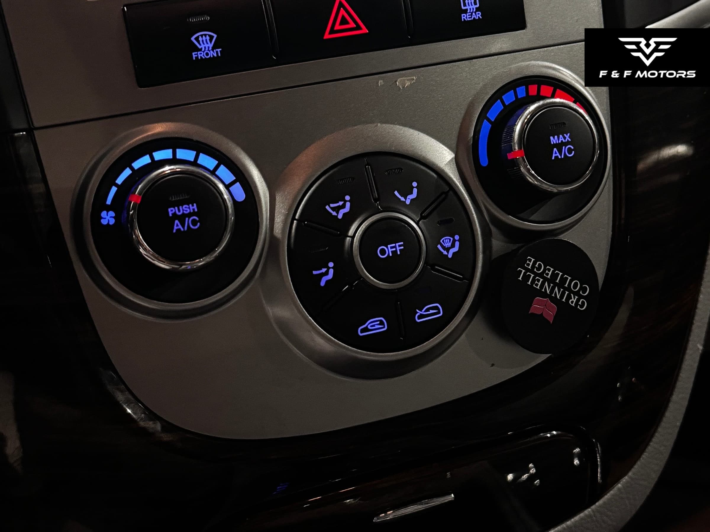 2011 Hyundai Santa Fe SE photo 13