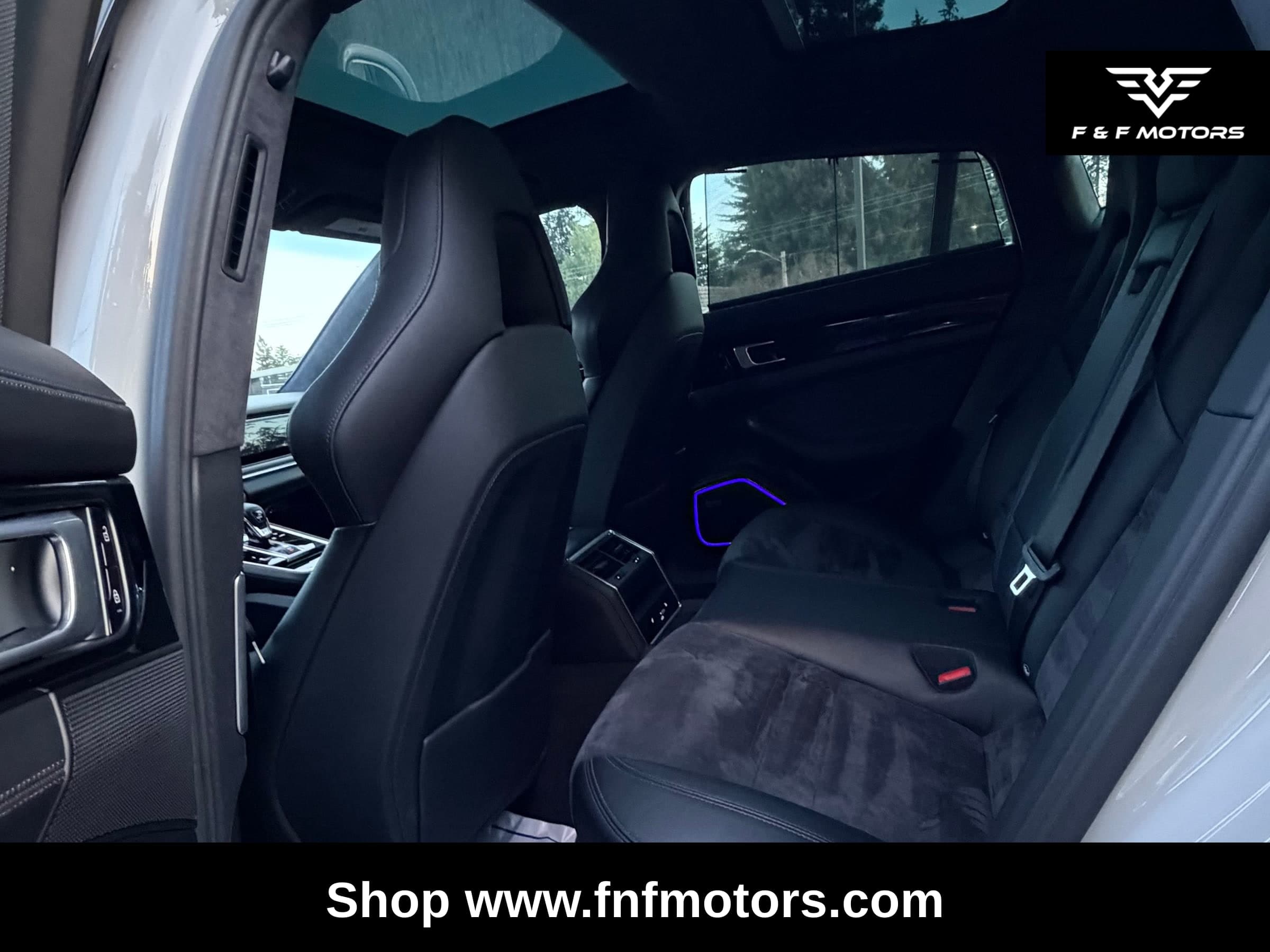 2020 Porsche Panamera GTS — Interior