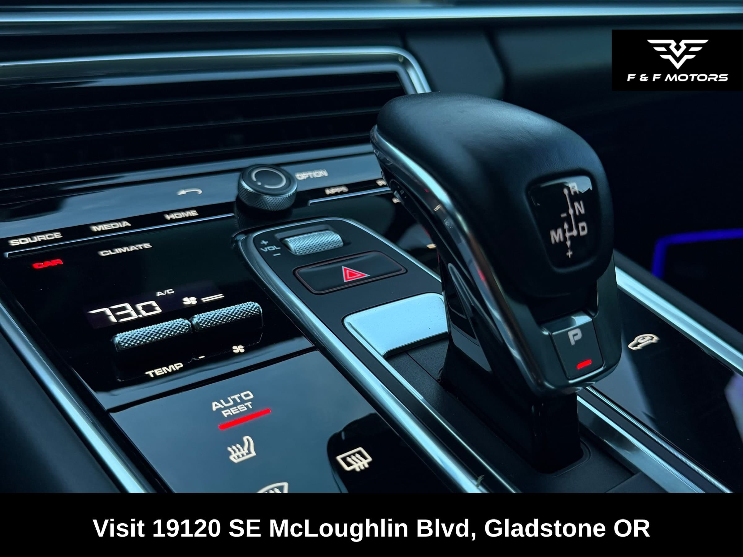2020 Porsche Panamera GTS — Interior