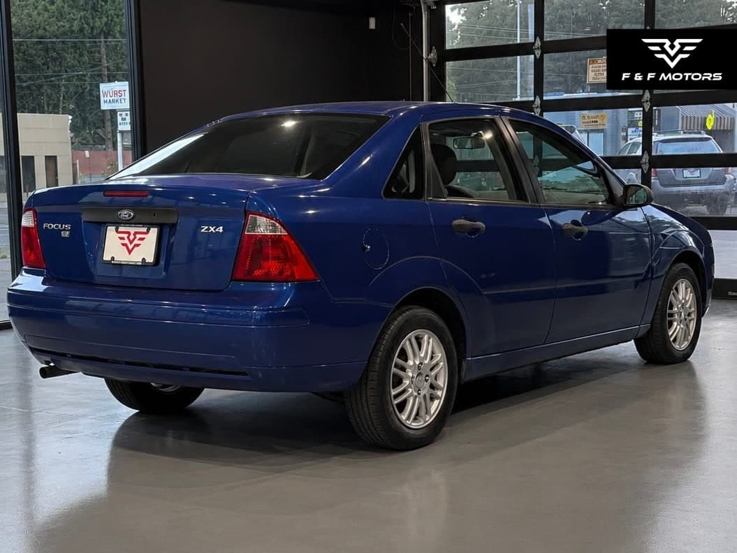 2005 Ford Focus ZX4 — Exterior
