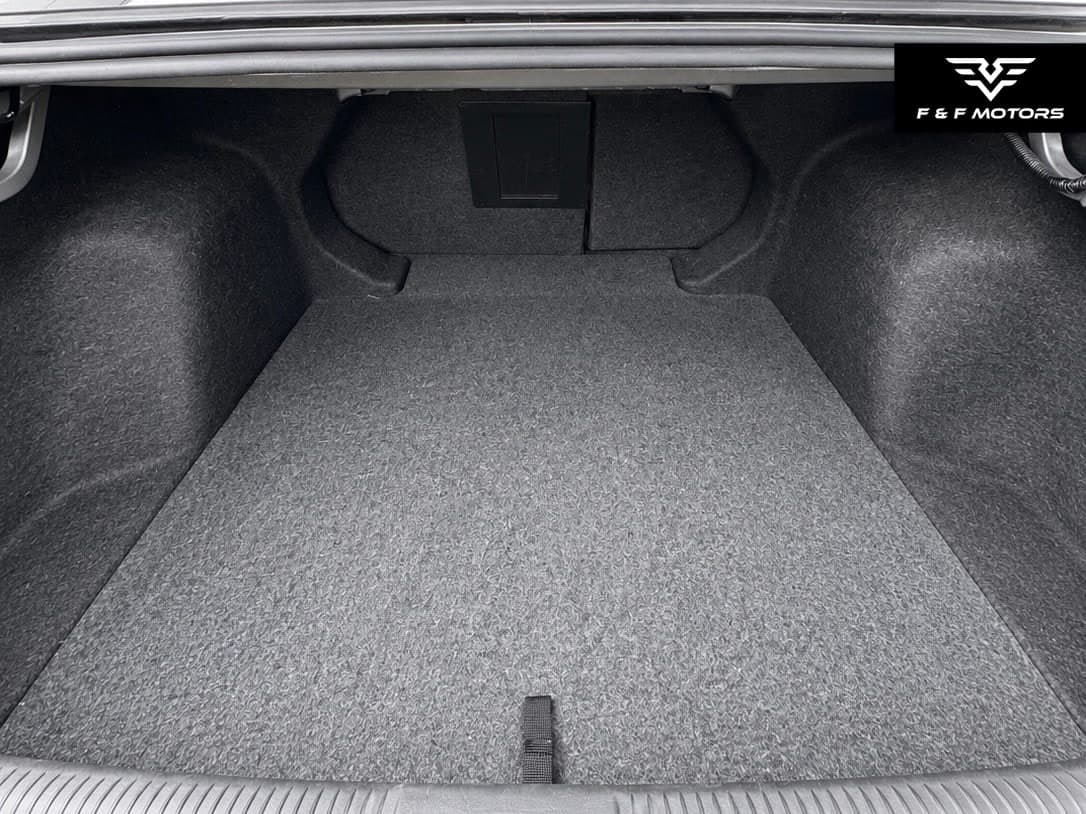 2015 Chrysler 200 Limited photo 14
