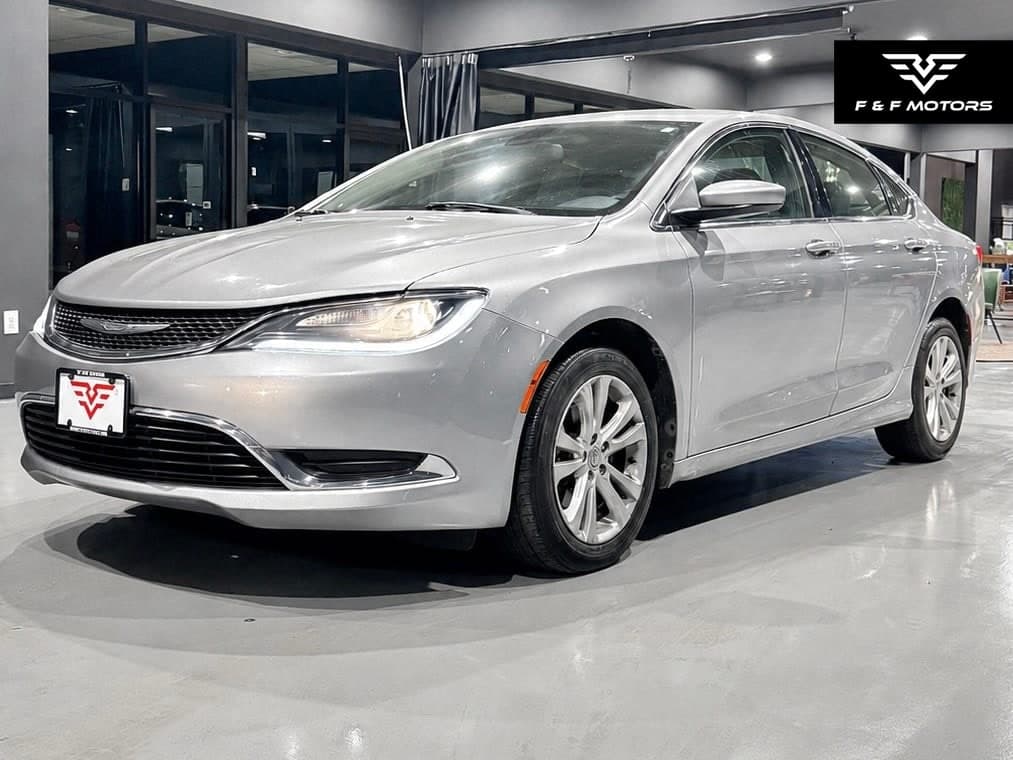 2015 Chrysler 200 Limited — Exterior