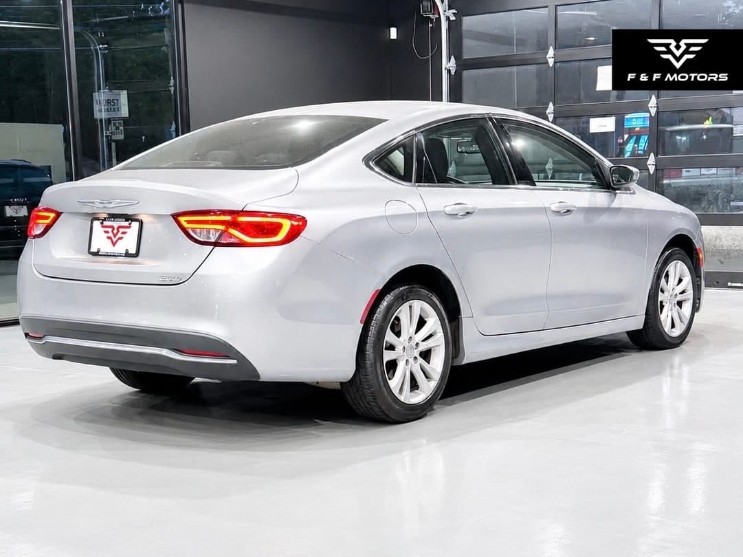 2015 Chrysler 200 Limited — Exterior