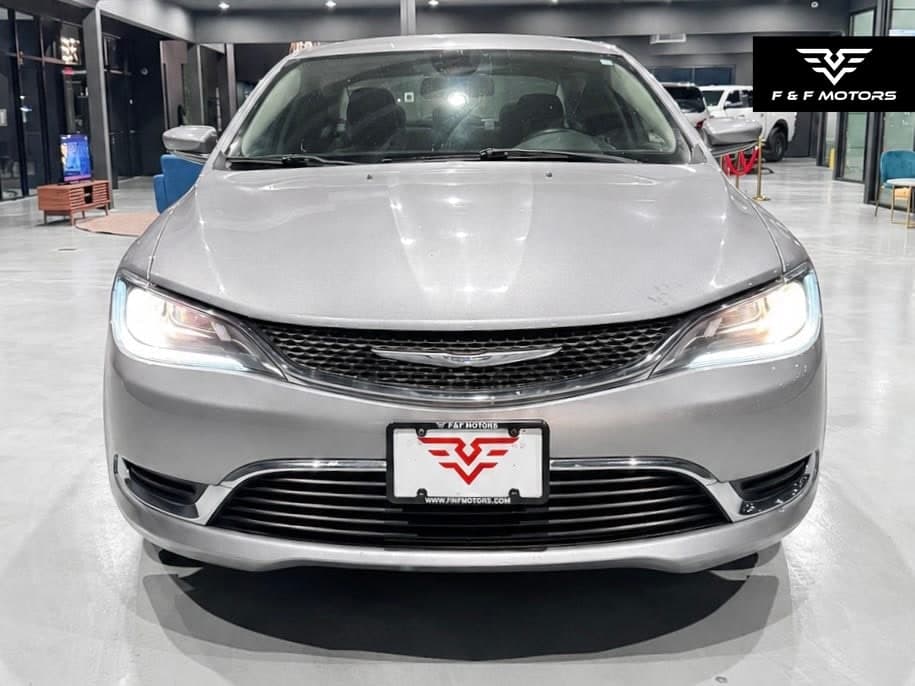 2015 Chrysler 200 Limited photo 5
