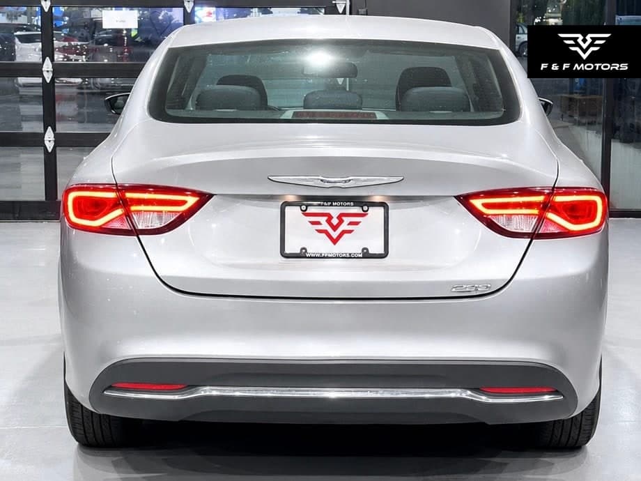 2015 Chrysler 200 Limited photo 6
