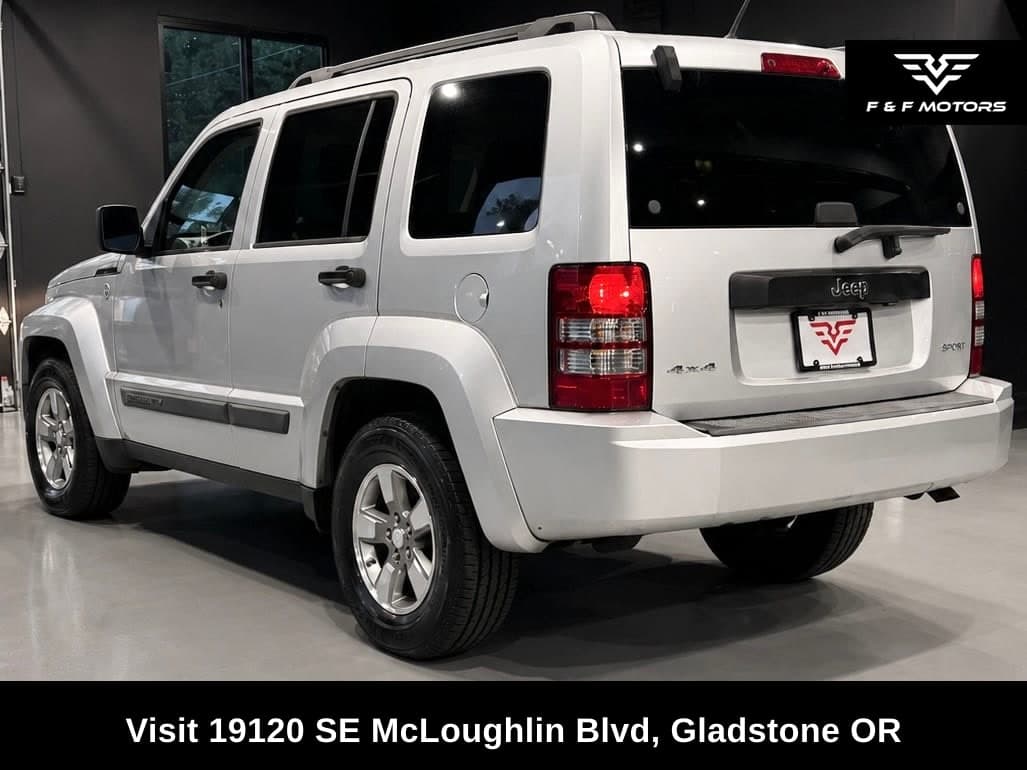 2008 Jeep Liberty Sport photo 4