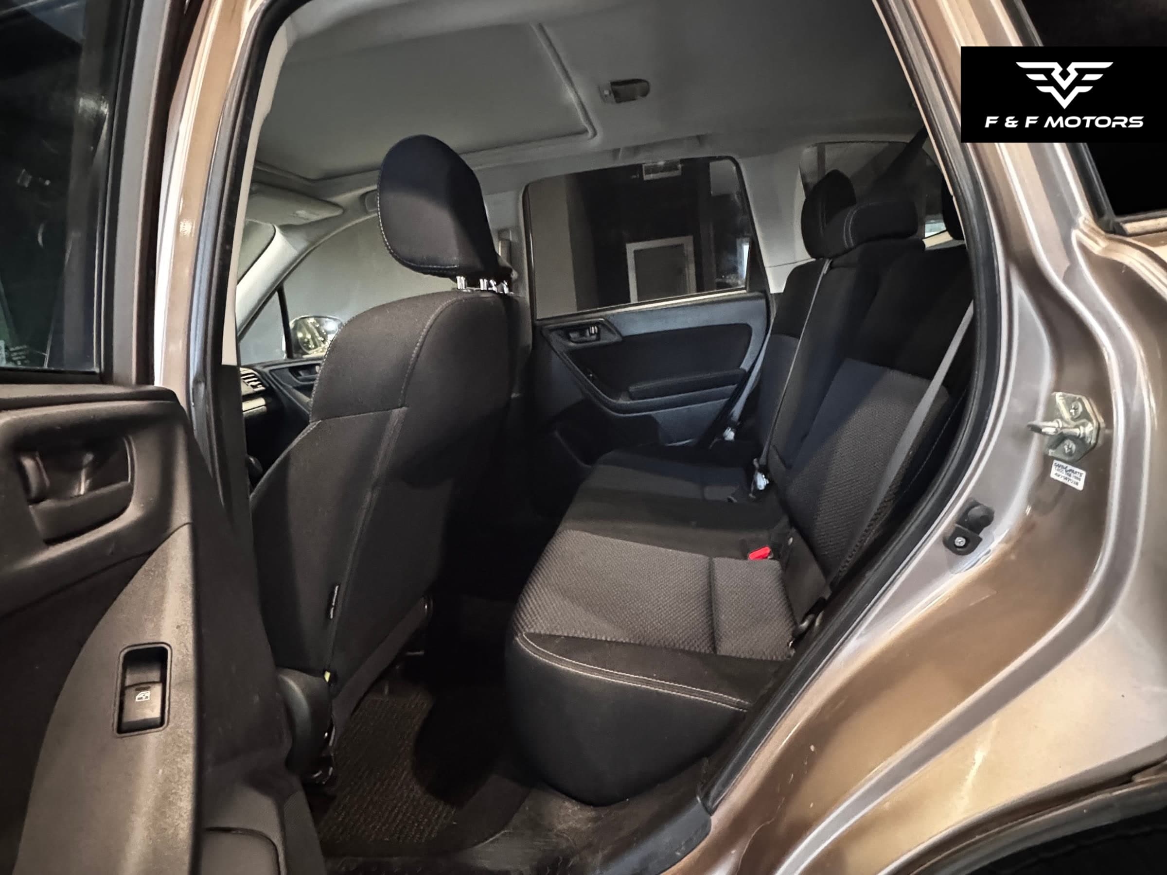 2014 Subaru Forester 2.5I Premium — Interior