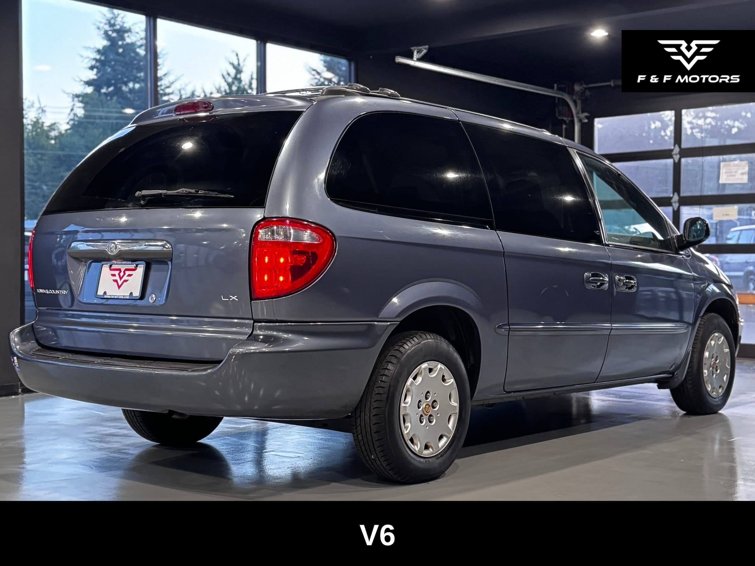 2002 Chrysler Town & Country LX — Exterior