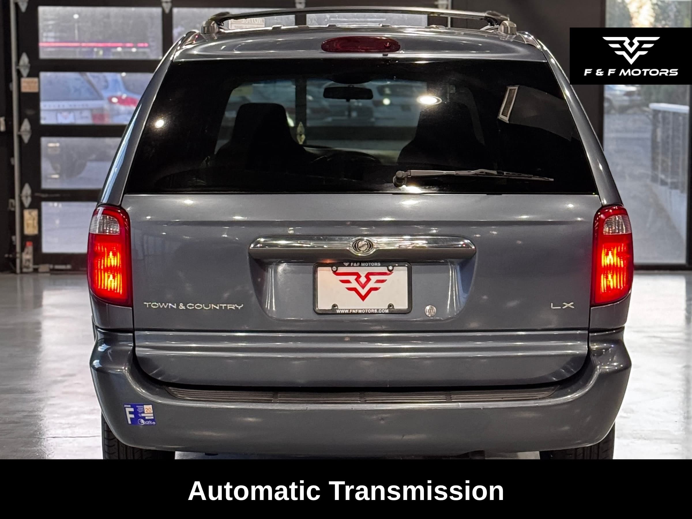 2002 Chrysler Town & Country LX — Exterior