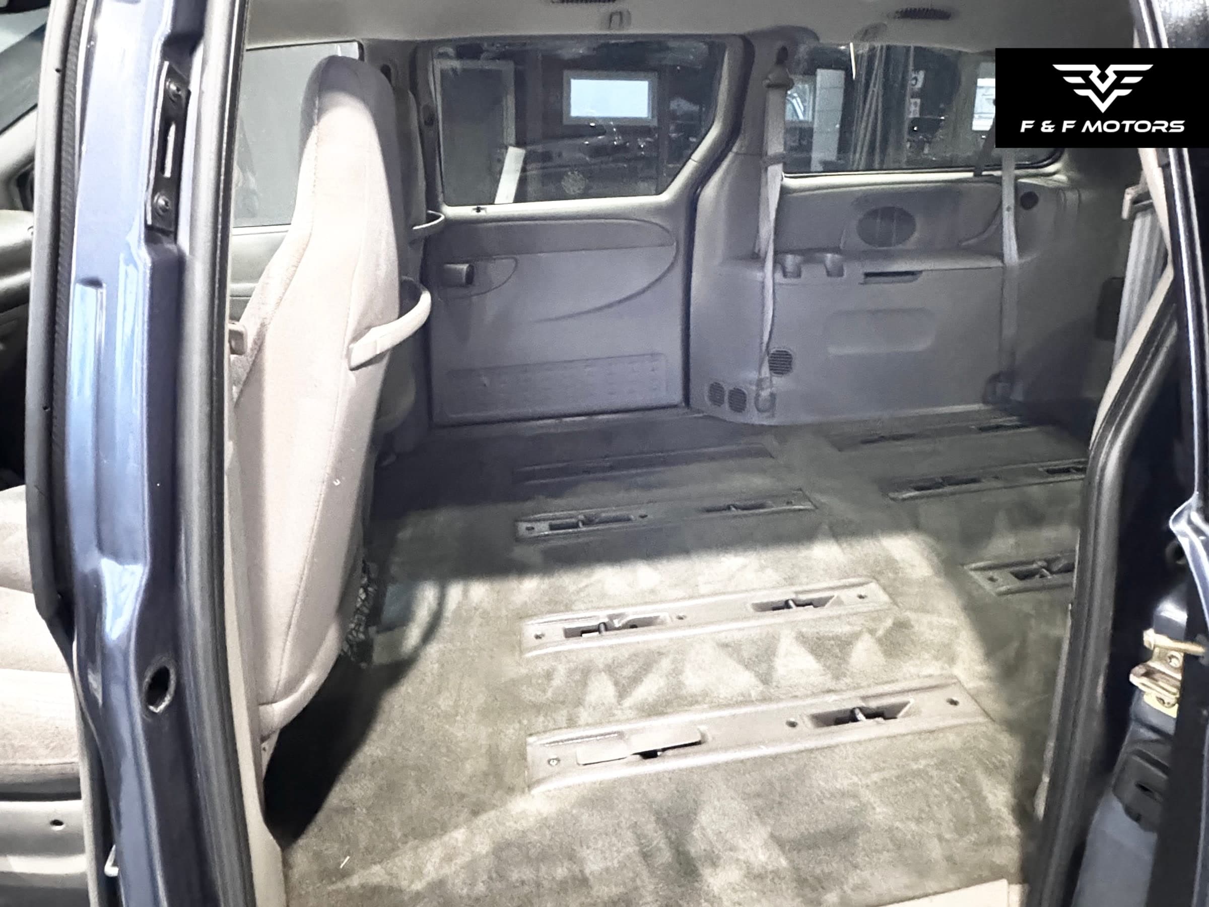 2002 Chrysler Town & Country LX — Exterior