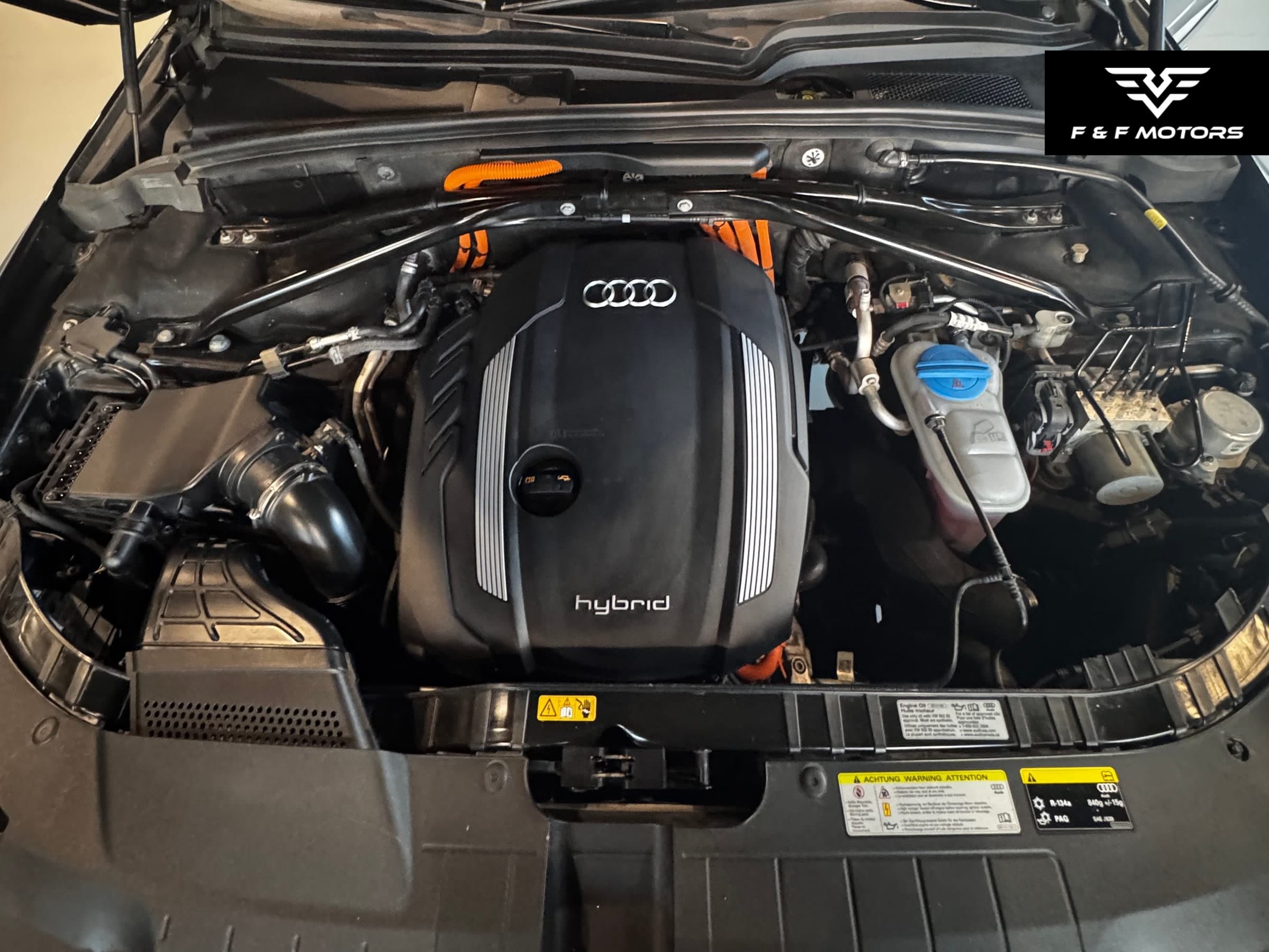 2013 Audi Q5 Hybrid 2.0T Prestige — Engine
