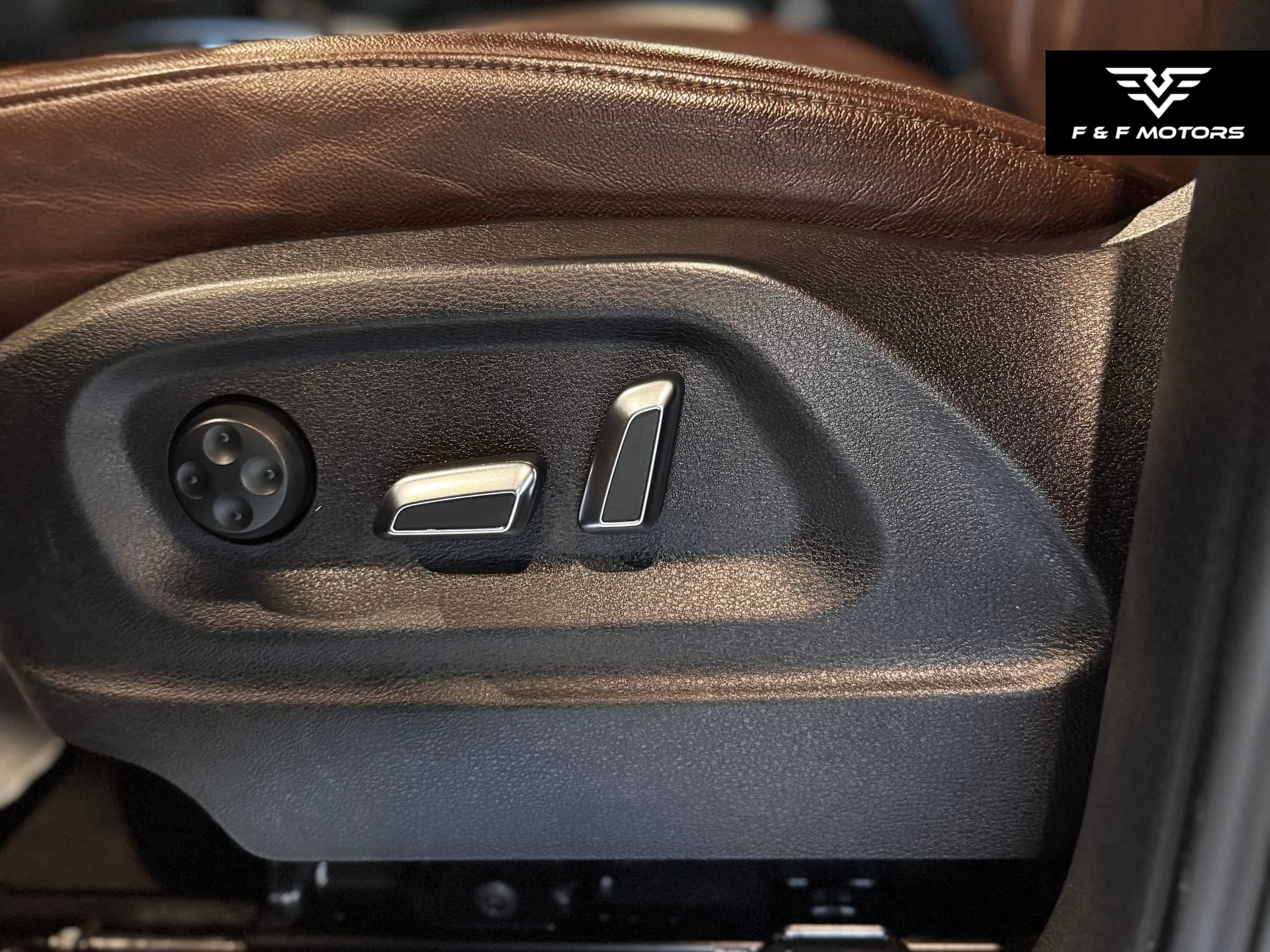 2013 Audi Q5 Hybrid 2.0T Prestige — Interior