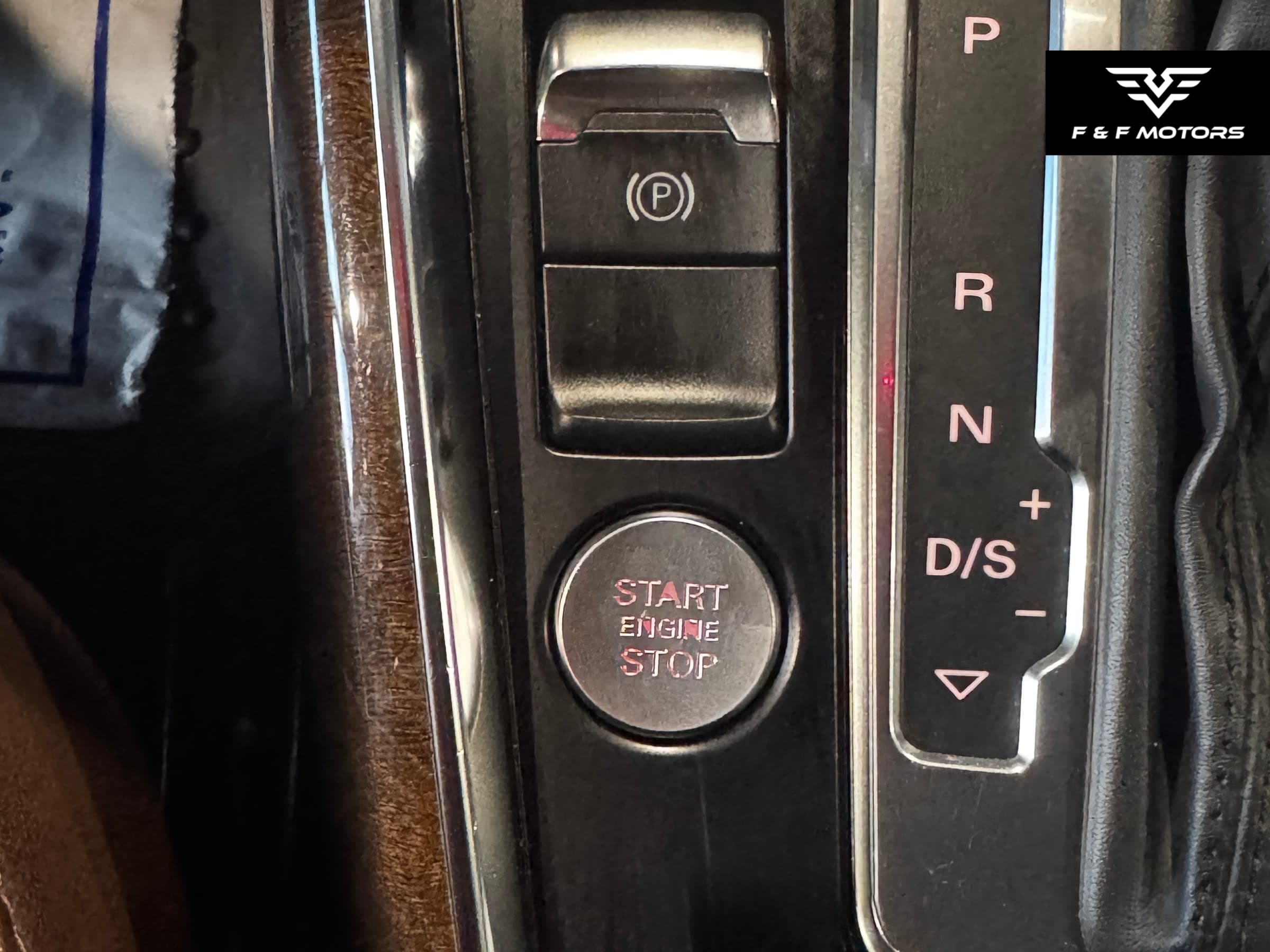 2013 Audi Q5 Hybrid 2.0T Prestige — Interior