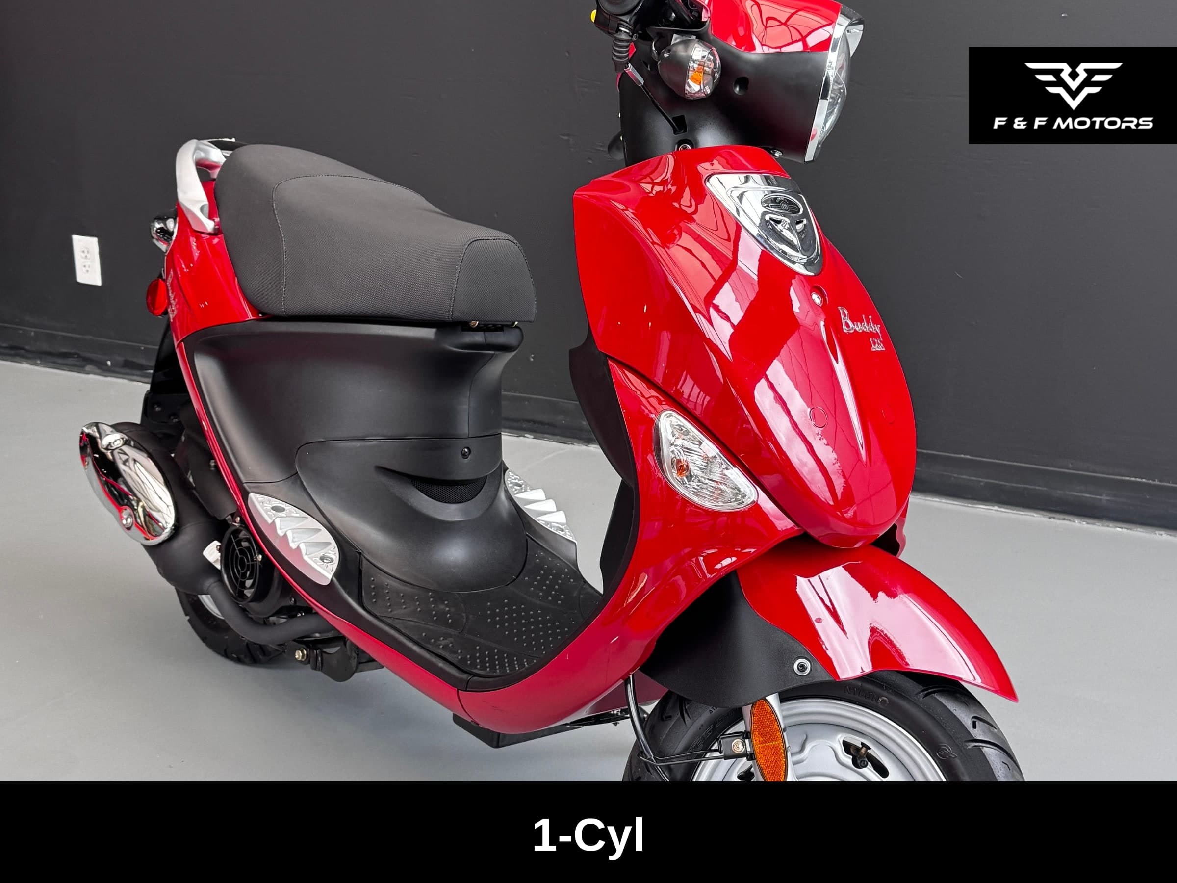 2008 Genuine Scooter Co. Buddy 125 — Wheels