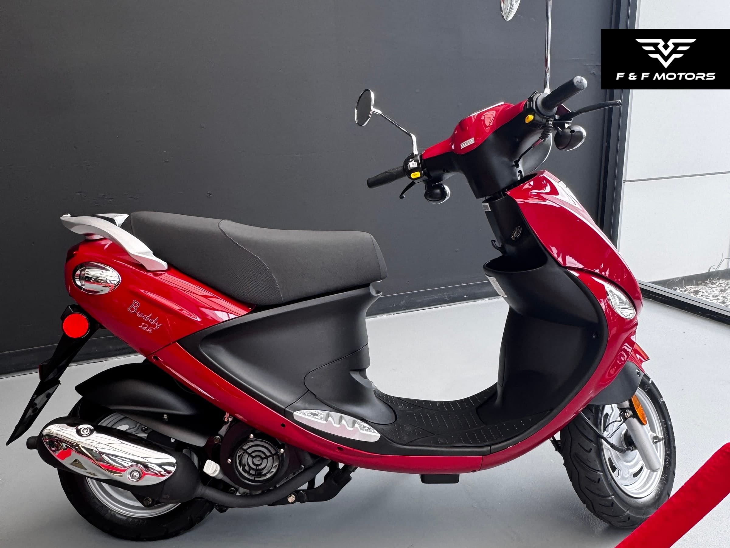 2008 Genuine Scooter Co. Buddy 125 photo 3