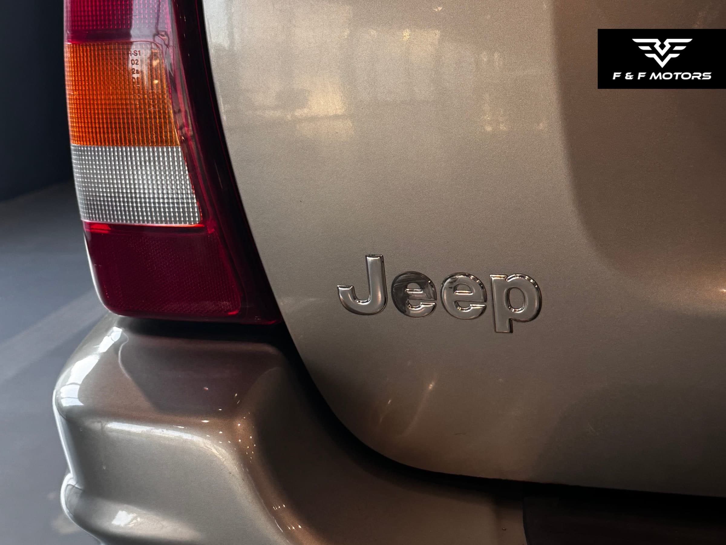 2003 Jeep Grand Cherokee Limited photo 7