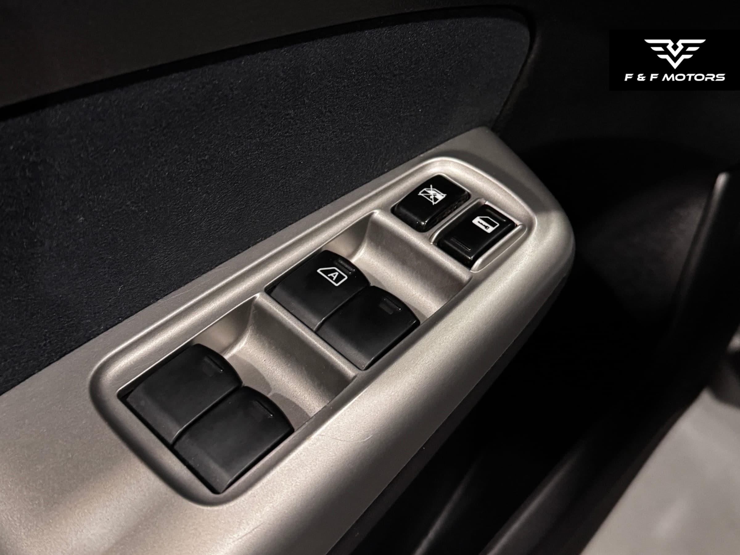 2010 Subaru Forester 2.5X Limited — Interior