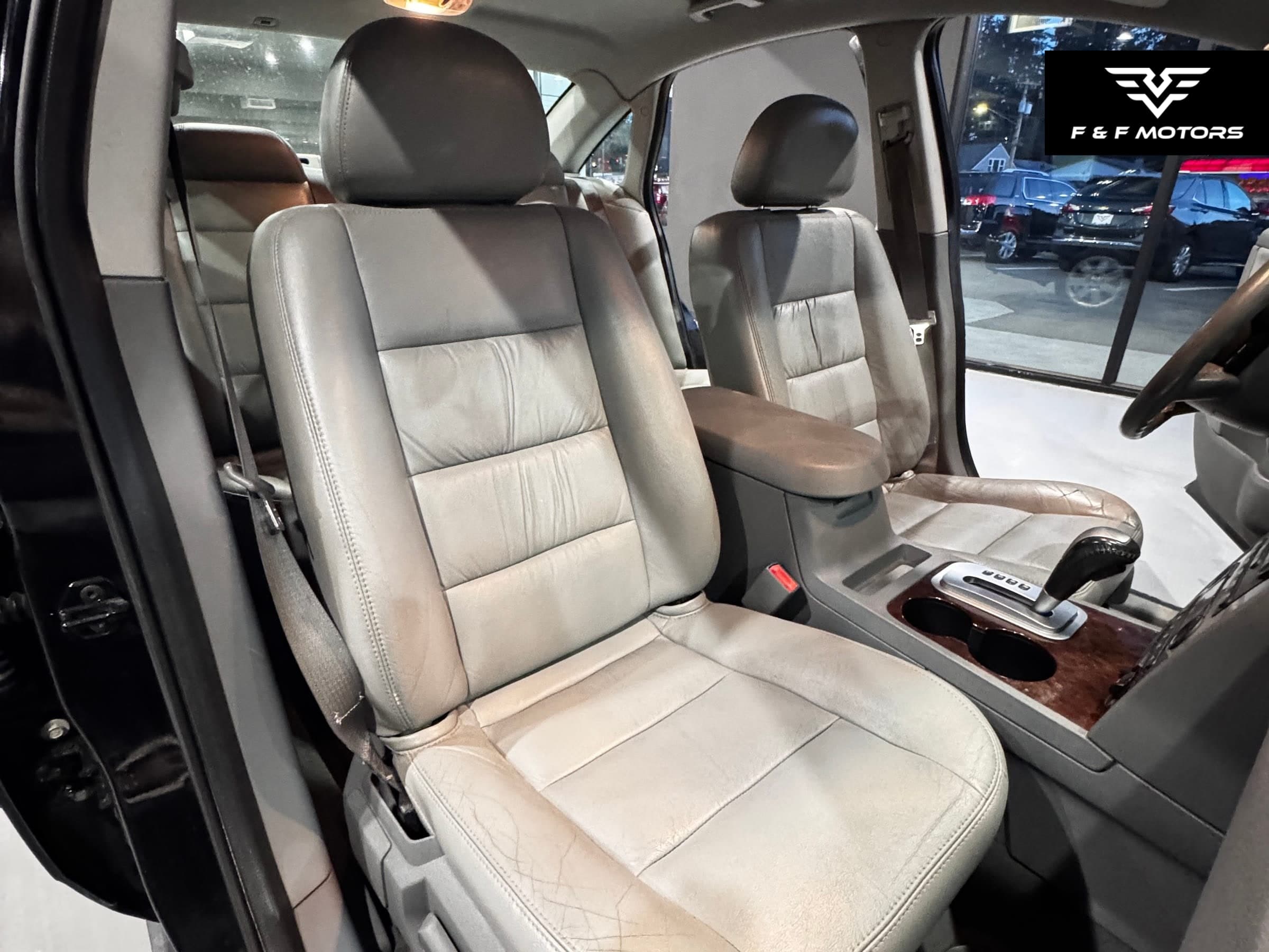 2006 Ford Five Hundred SEL — Interior