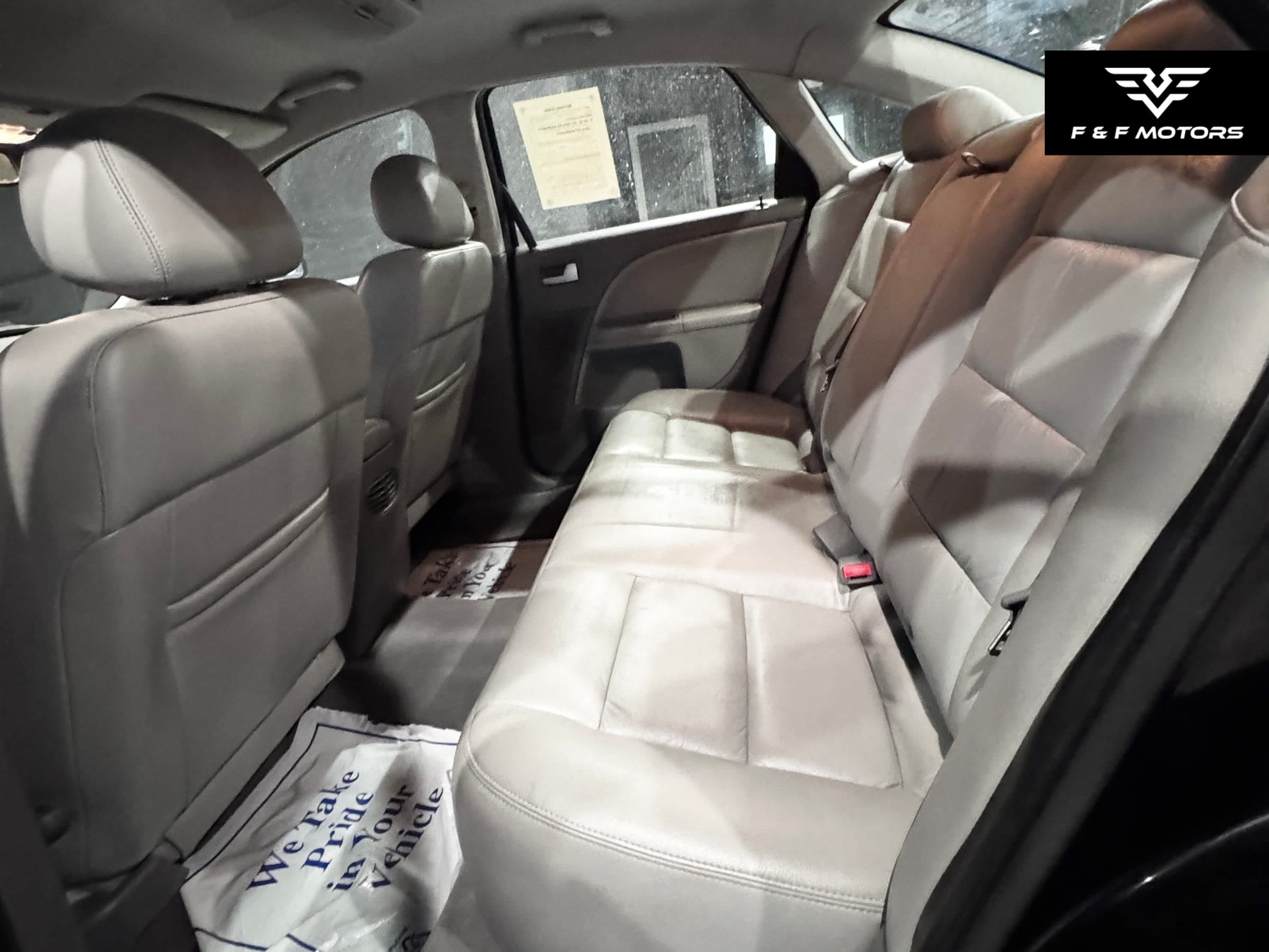 2006 Ford Five Hundred SEL photo 11