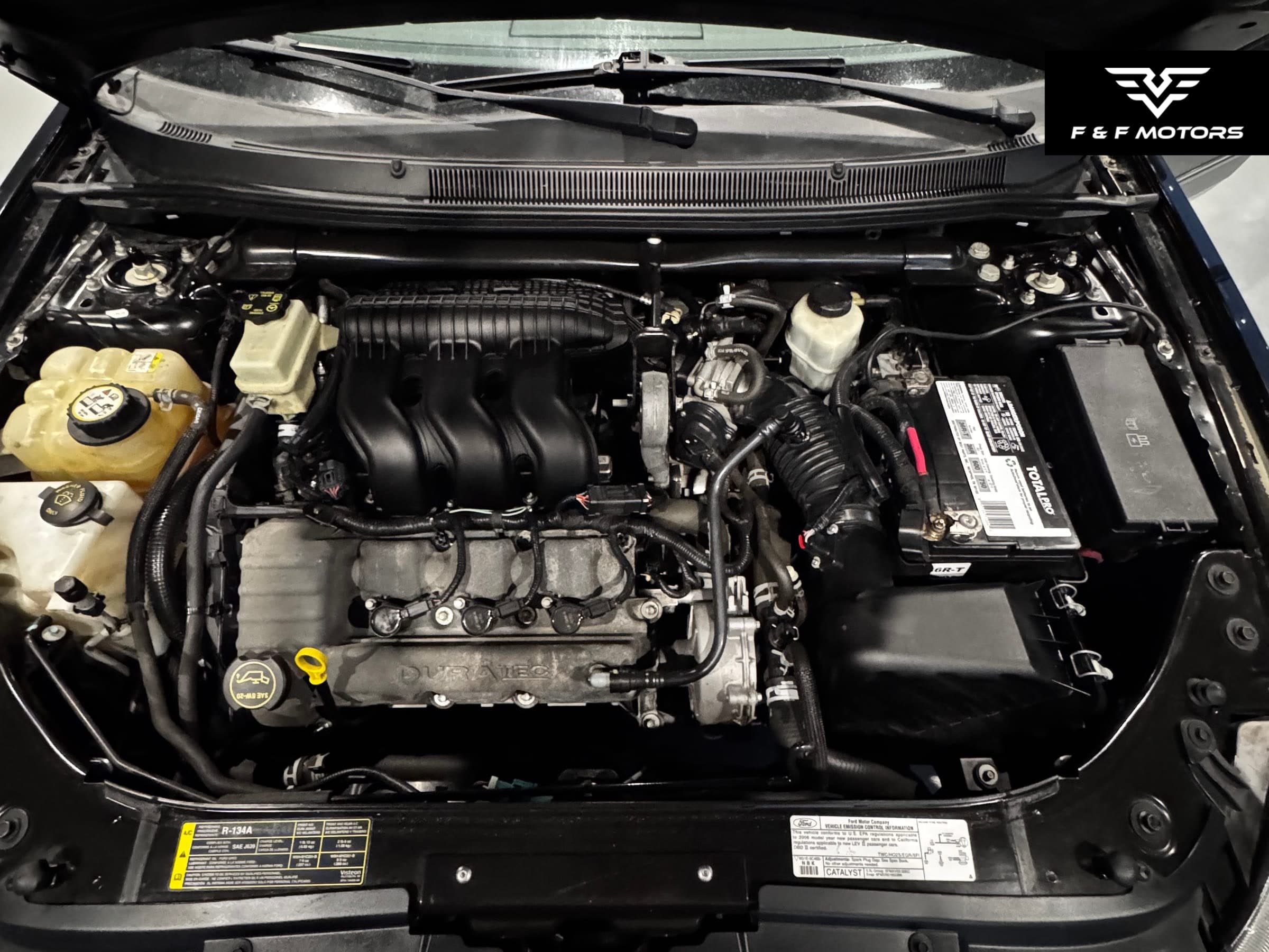 2006 Ford Five Hundred SEL — Engine