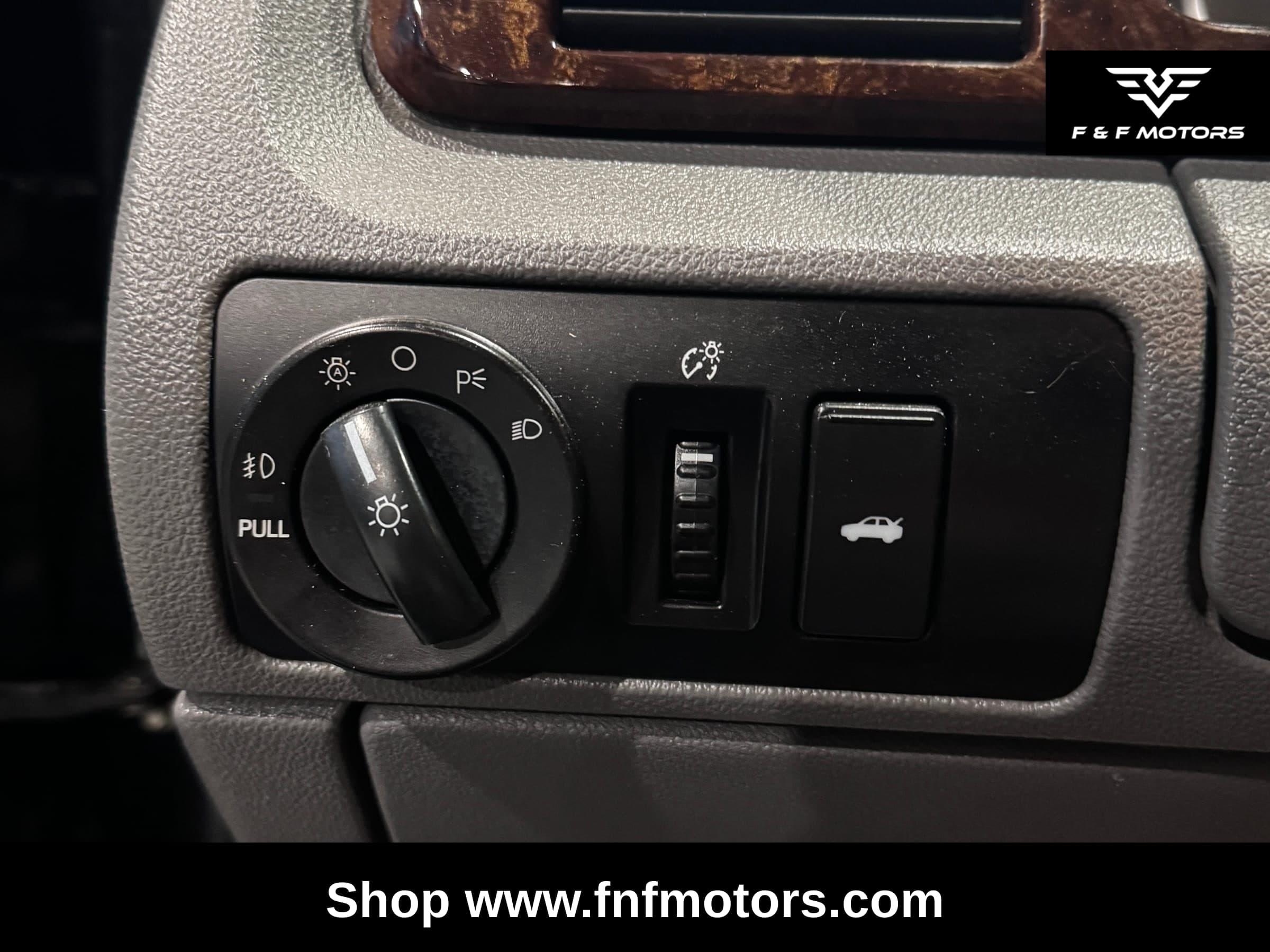 2006 Ford Five Hundred SEL photo 16