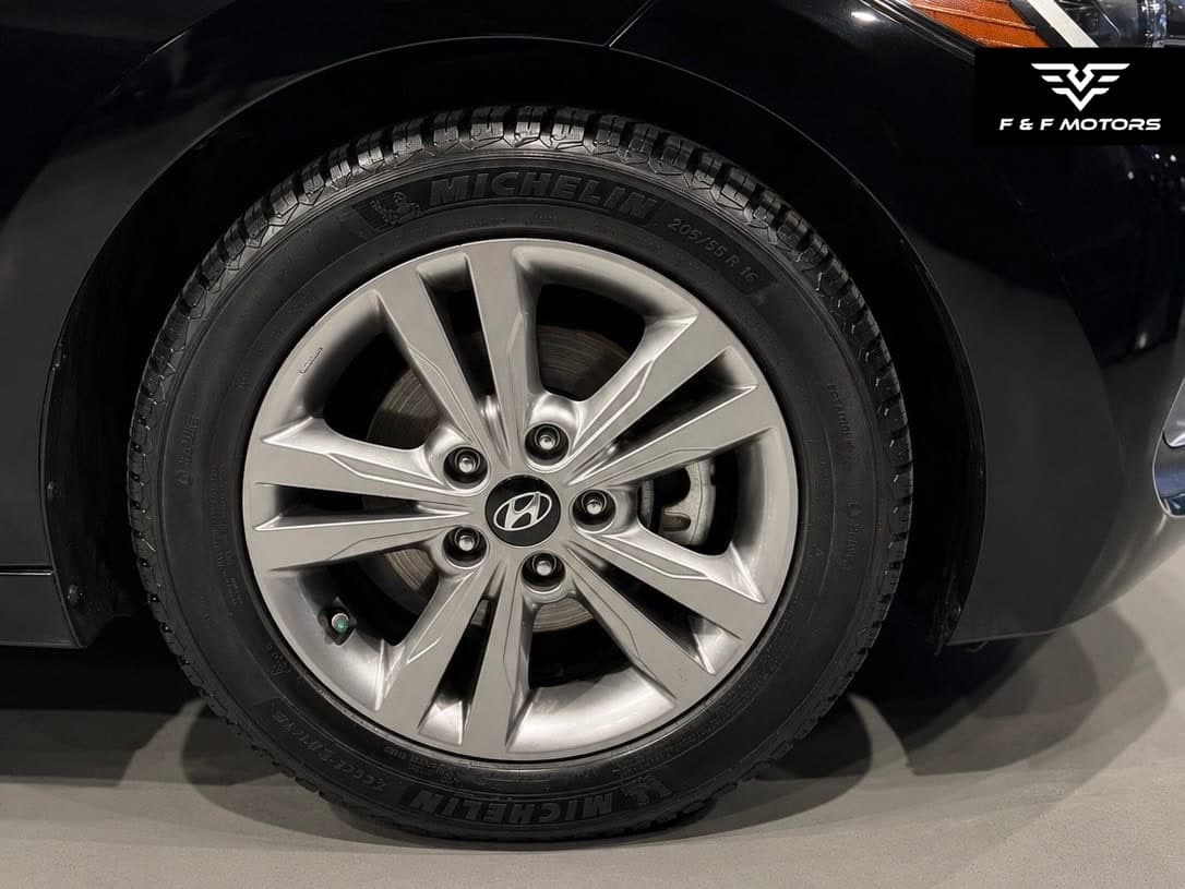 2018 Hyundai Elantra SEL — Exterior