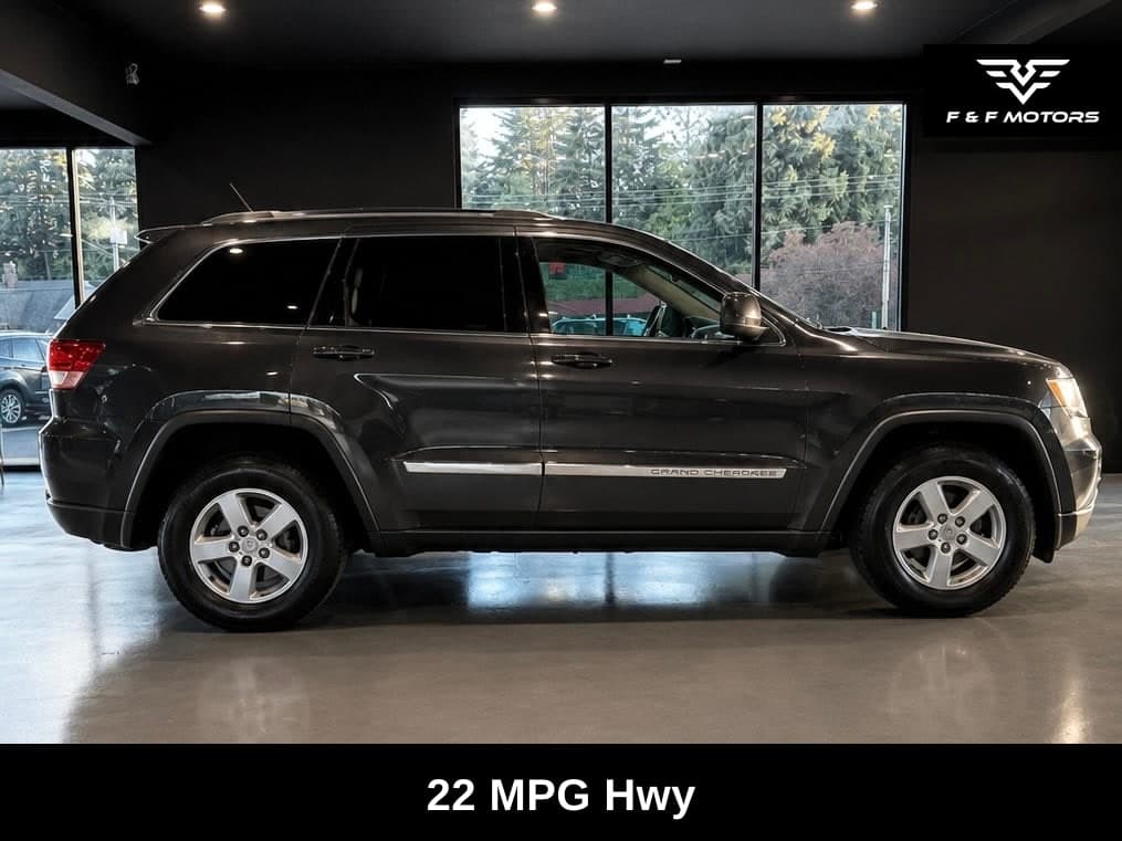 2011 Jeep Grand Cherokee Laredo — Exterior