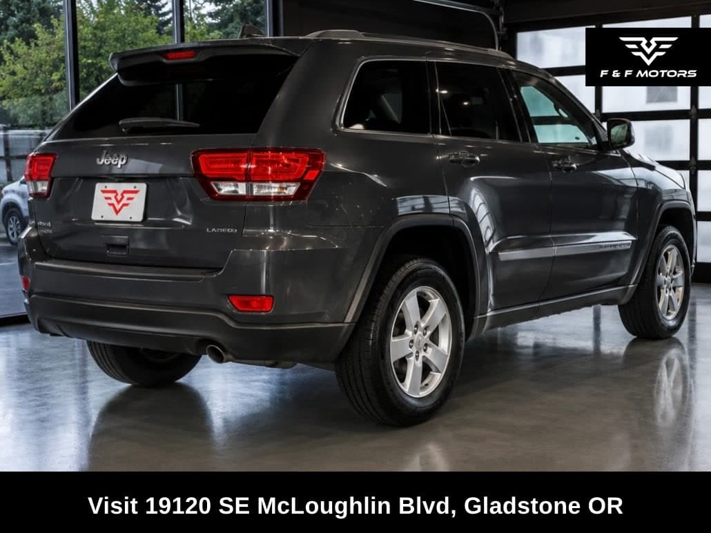 2011 Jeep Grand Cherokee Laredo — Exterior