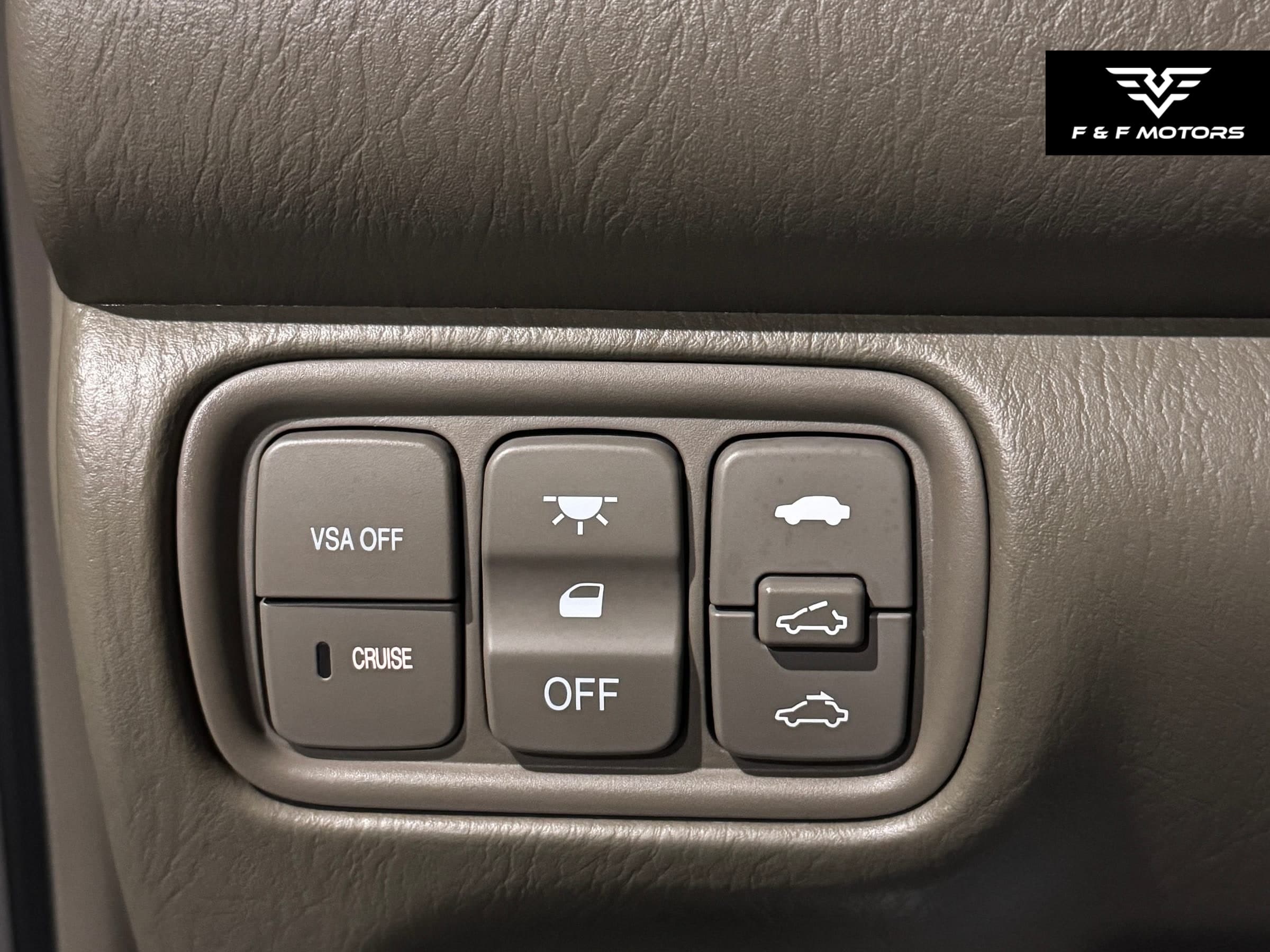 2006 Honda Pilot EX-L( with Navi) — Interior
