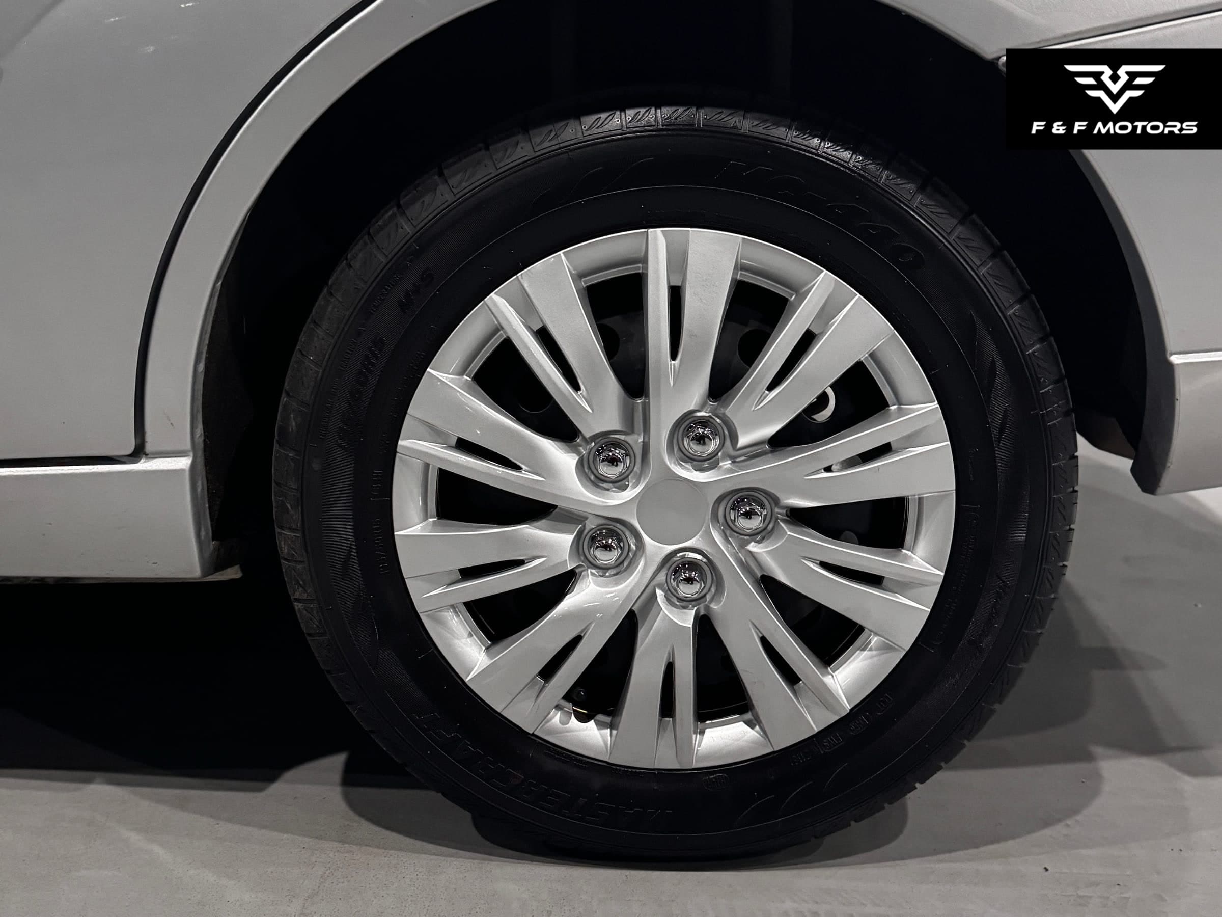 2005 Ford Focus SE — Wheels