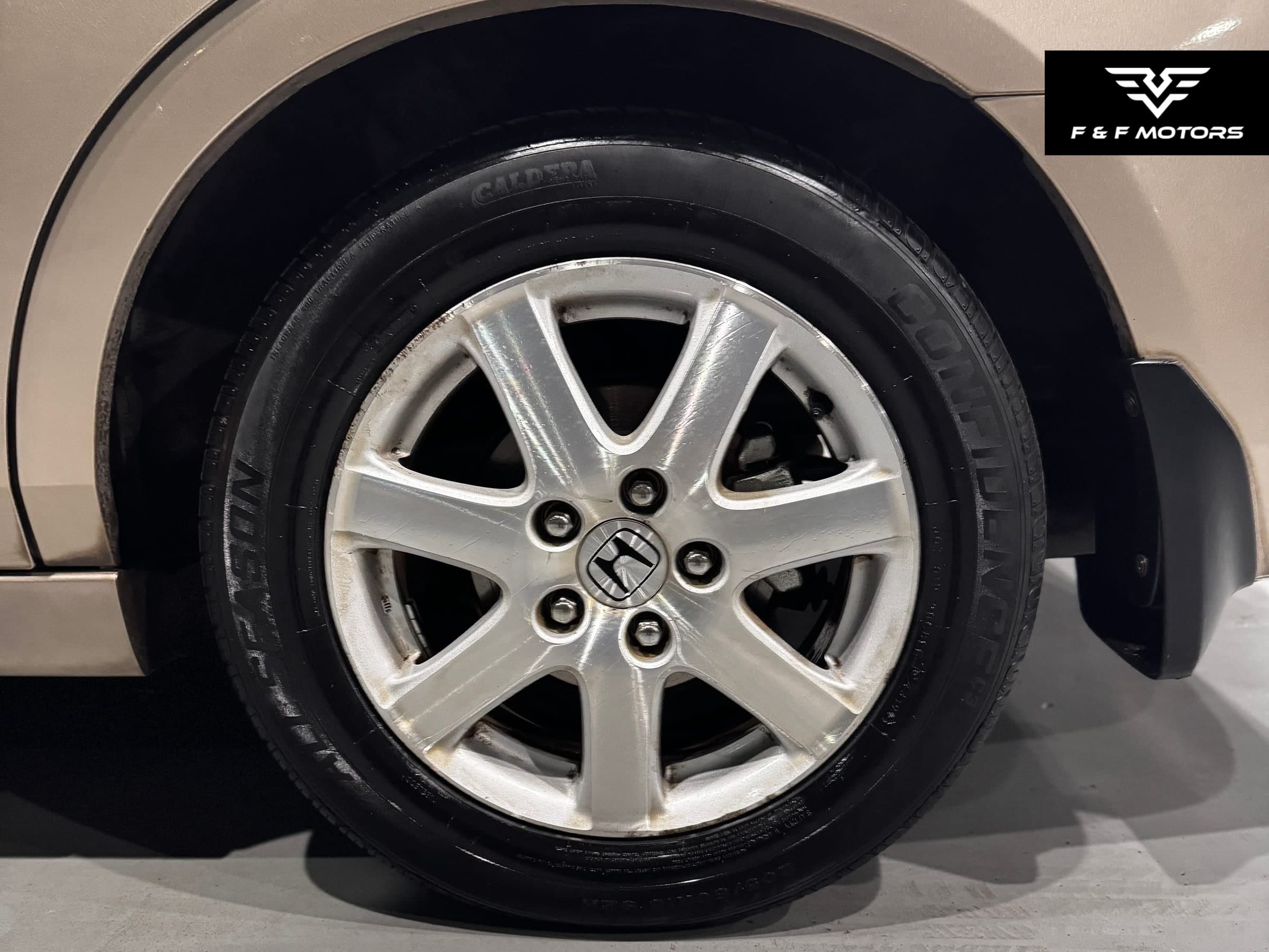 2005 Honda Accord EX — Wheels