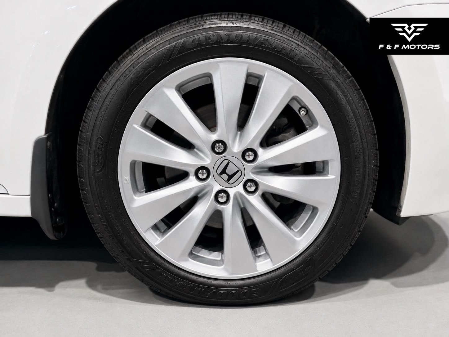 2011 Honda Accord EX-L — Wheels