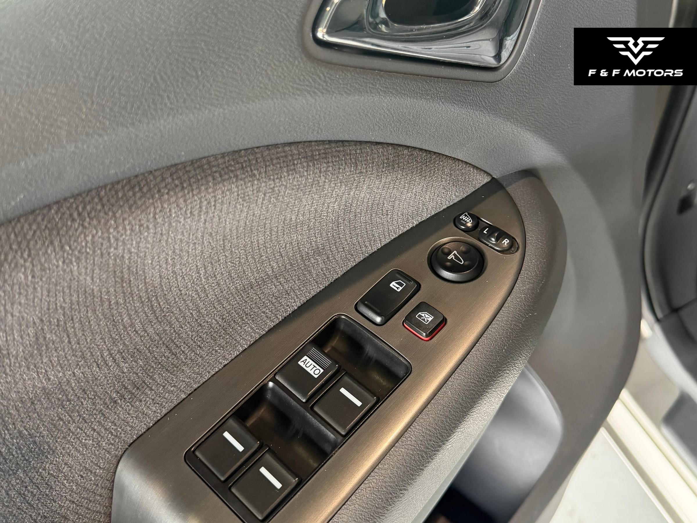 2005 Honda Odyssey EX — Interior