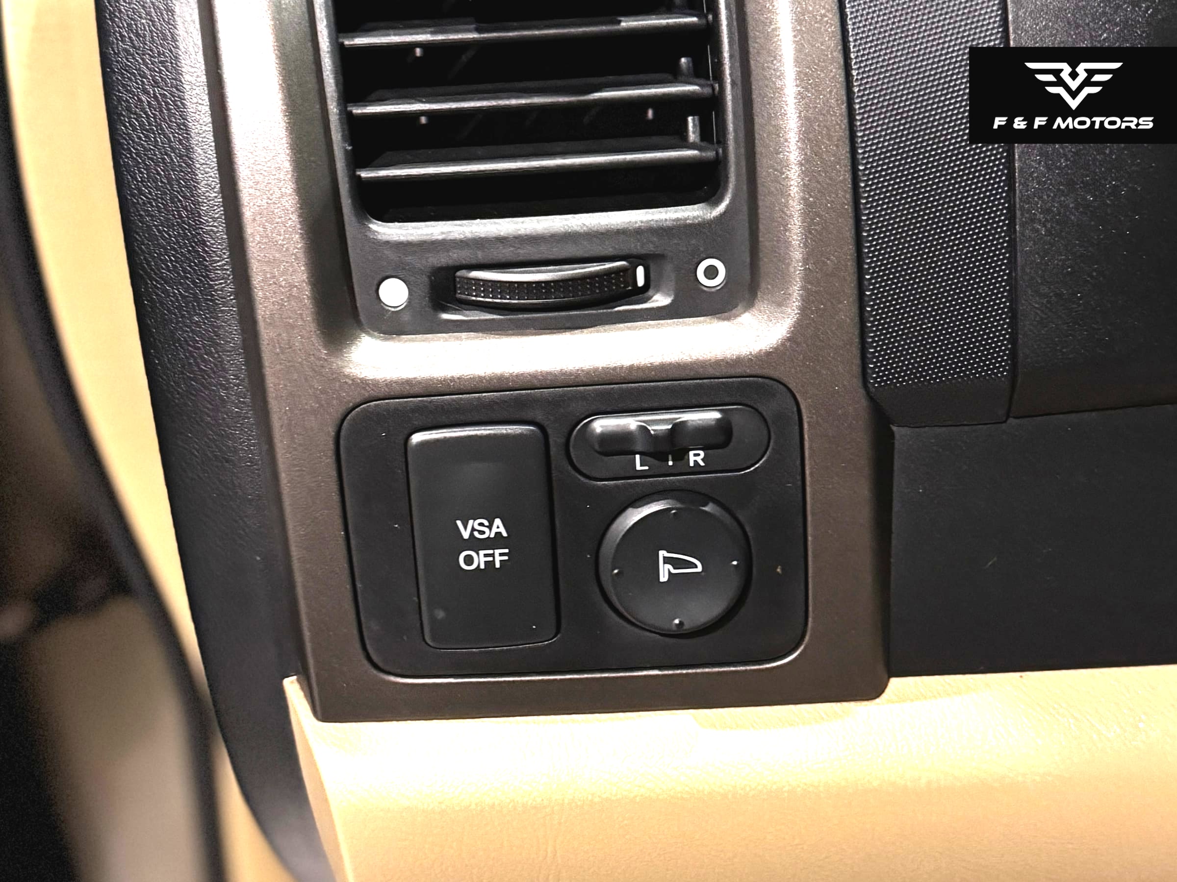 2008 Honda CR-V LX — Interior
