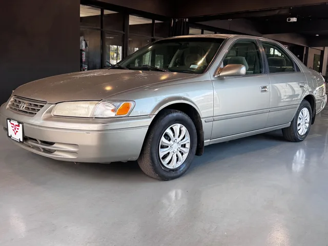 1997 Toyota Camry — Exterior · Photo 2