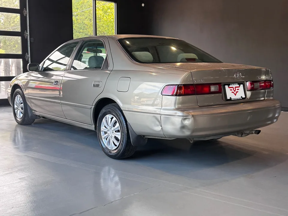 1997 Toyota Camry — Exterior · Photo 4