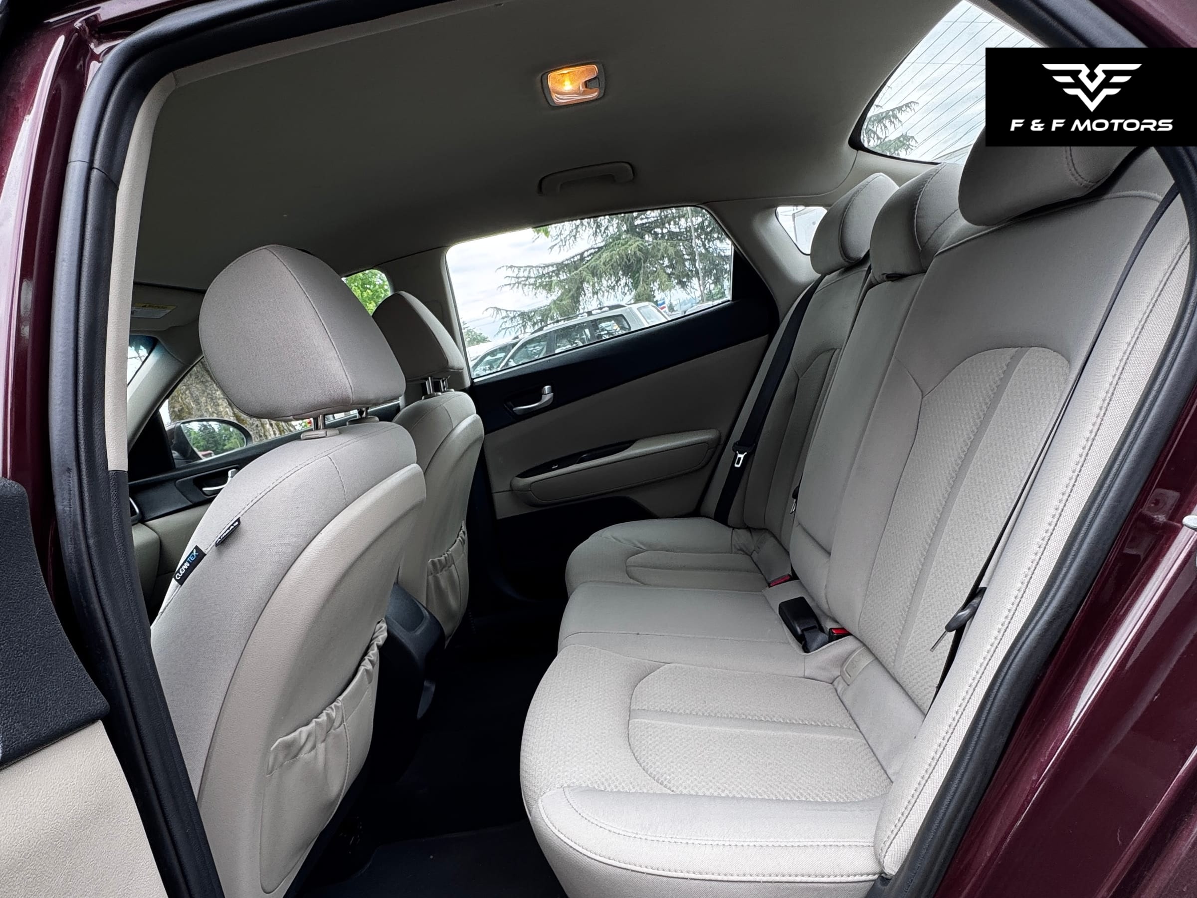 2016 Kia Optima GL — Interior