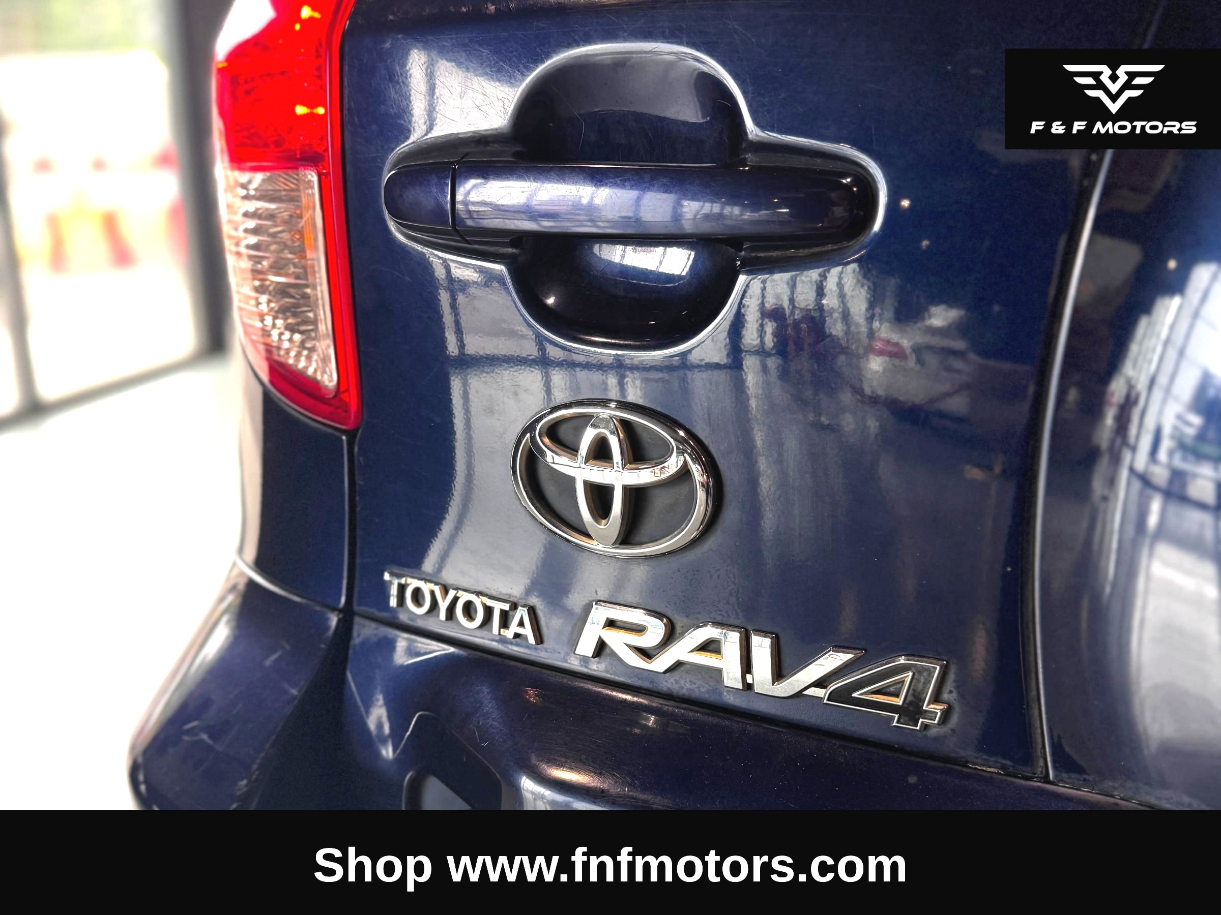 2007 Toyota RAV4 Standard (with Third seat) photo 8