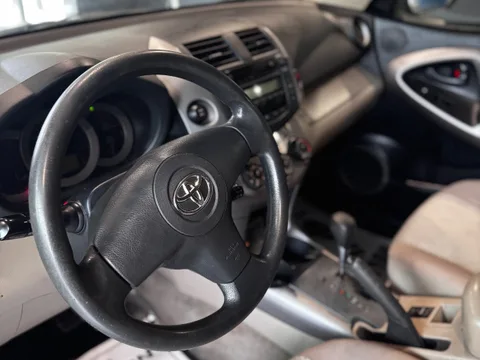 2007 Toyota RAV4 Standard (with Third seat) — Interior