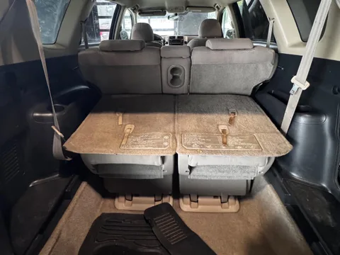 2007 Toyota RAV4 Standard (with Third seat) photo 17