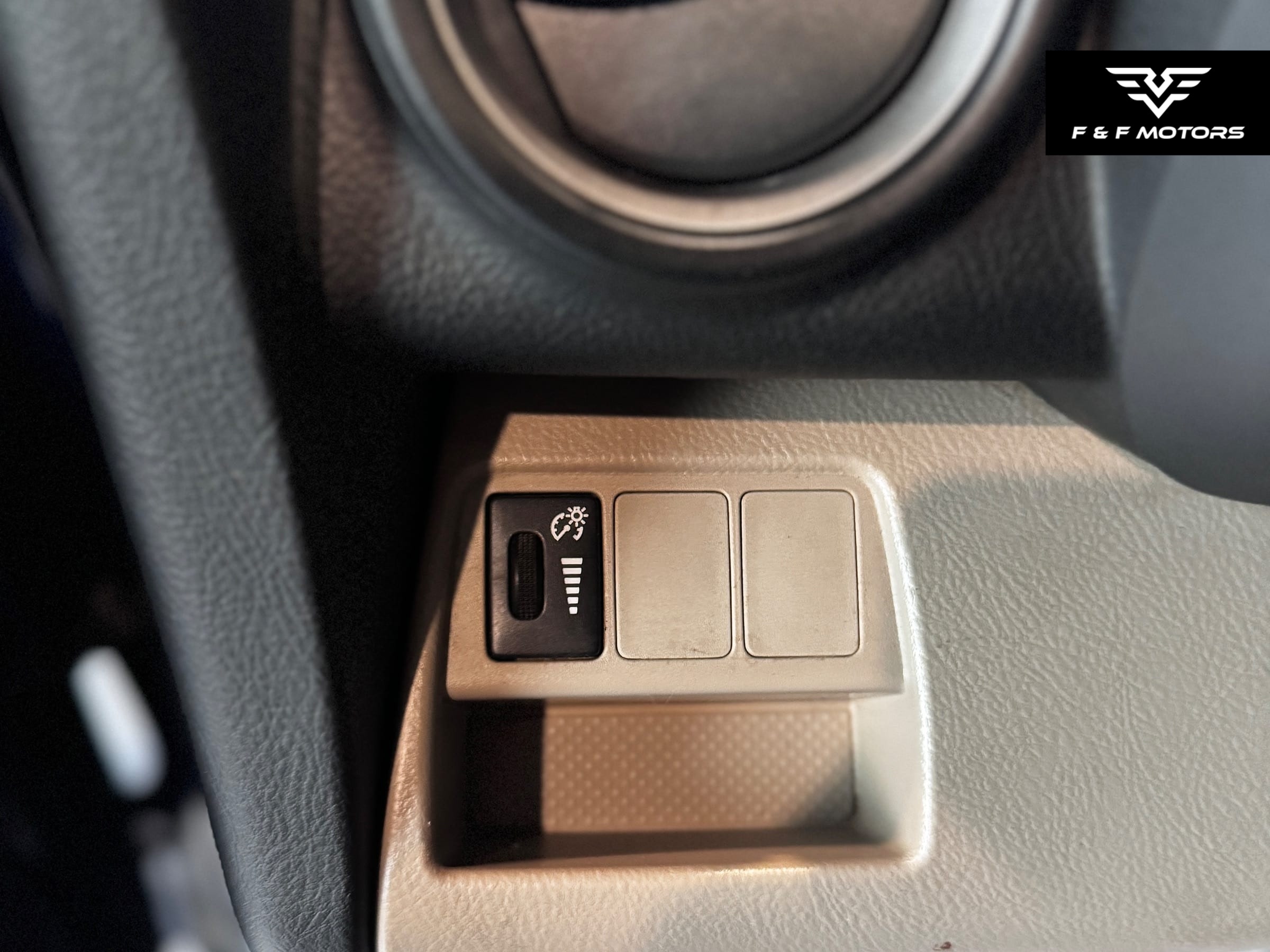 2007 Toyota RAV4 Standard (with Third seat) — Interior