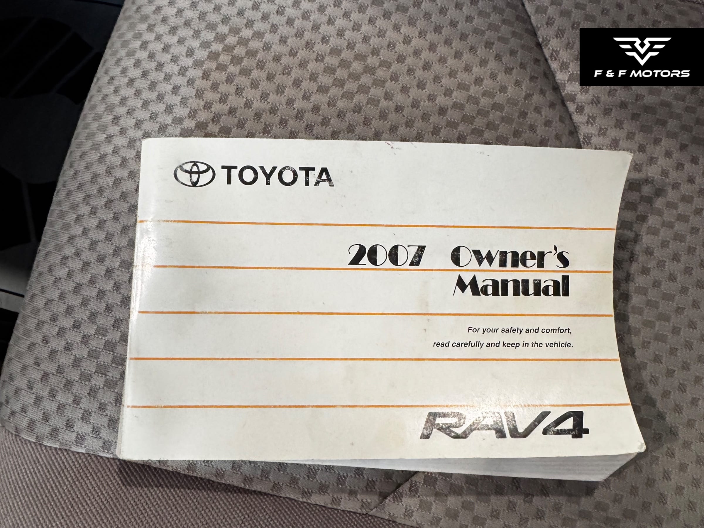 2007 Toyota RAV4 Standard (with Third seat) photo 22