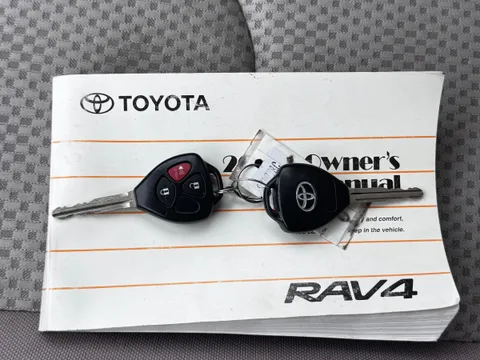 2007 Toyota RAV4 Standard (with Third seat) — Interior