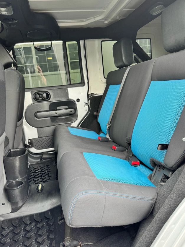 2010 JEEP Wrangler Unlimited X - Photo 13