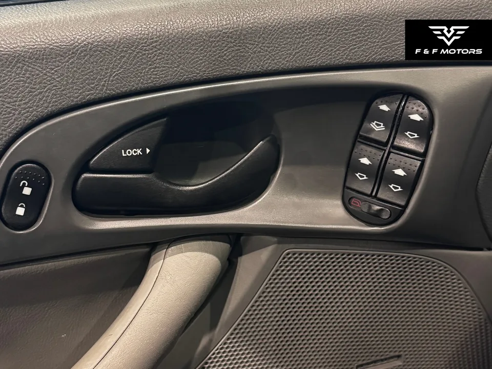 2005 Ford Focus ZX4 — Interior