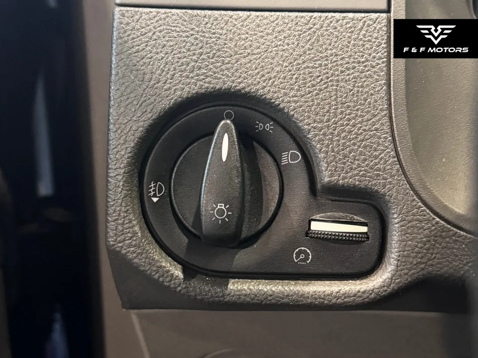 2005 Ford Focus ZX4 — Interior