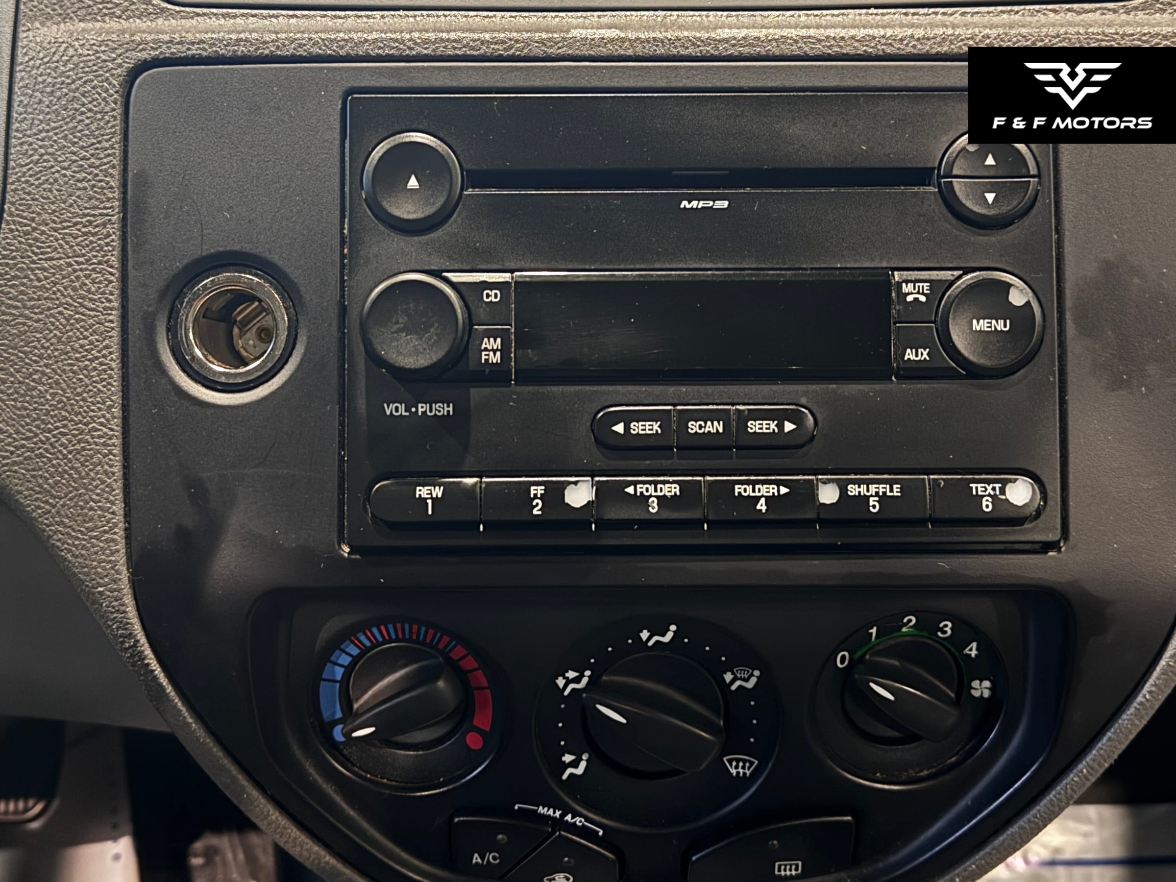 2005 Ford Focus ZX4 — Interior