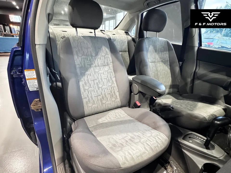 2005 Ford Focus ZX4 — Interior
