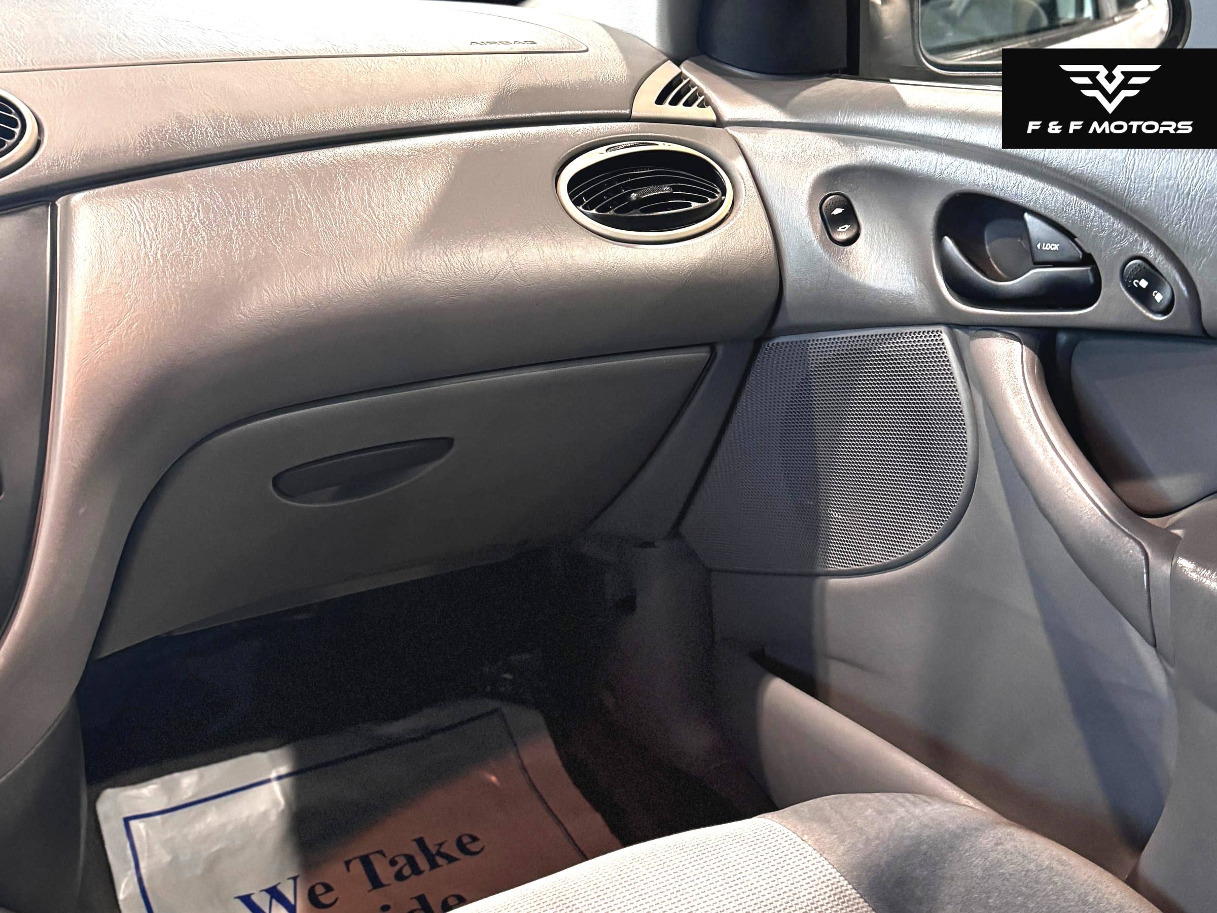 2002 Ford Focus SE — Interior